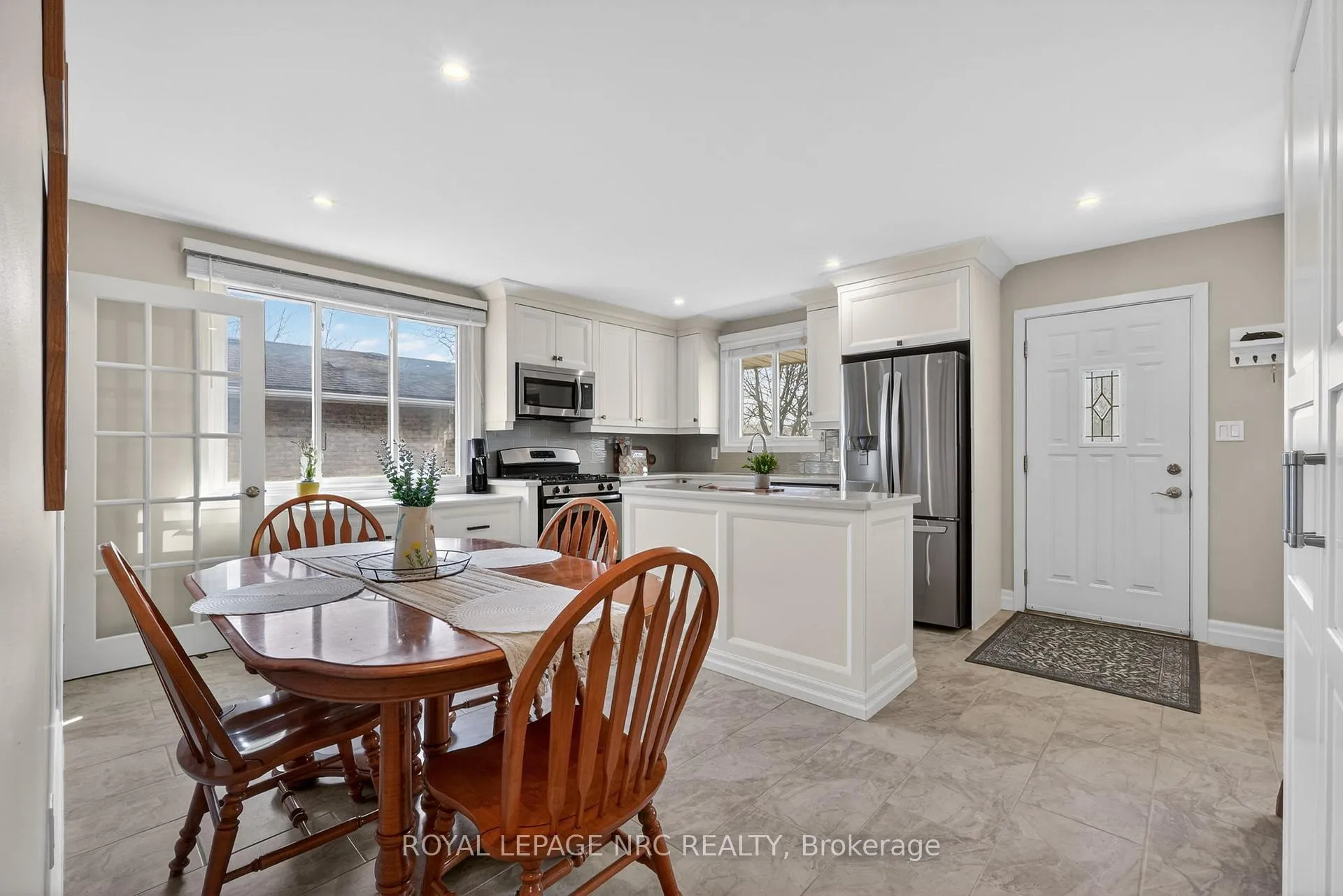 Photo 3 of 110 Sherman Drive, St. Catharines, Lakeport — HOMEH