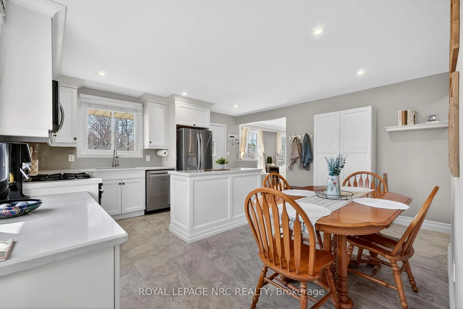 Photo 4 of 110 Sherman Drive, St. Catharines, Lakeport — HOMEH