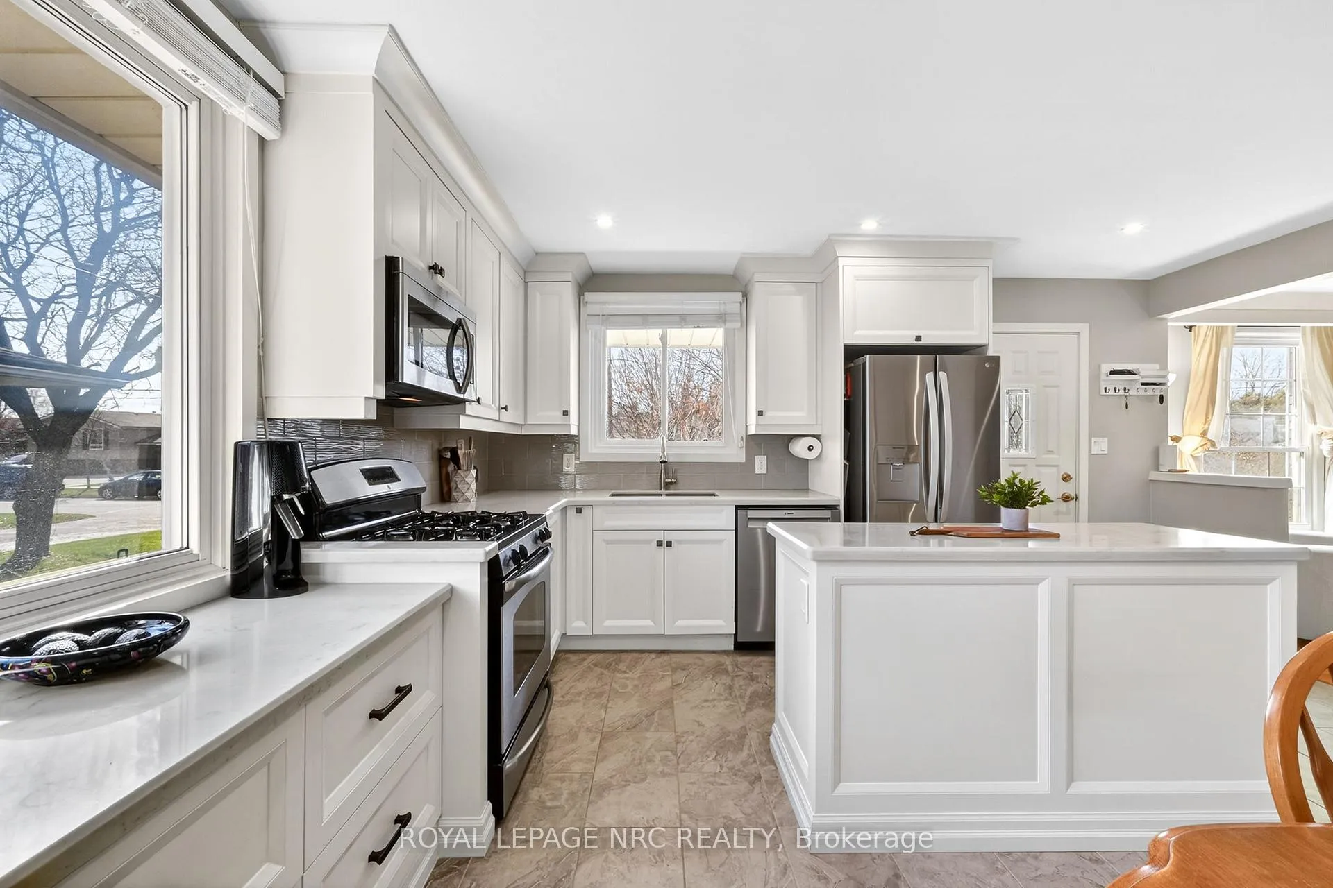 Photo 5 of 110 Sherman Drive, St. Catharines, Lakeport — HOMEH