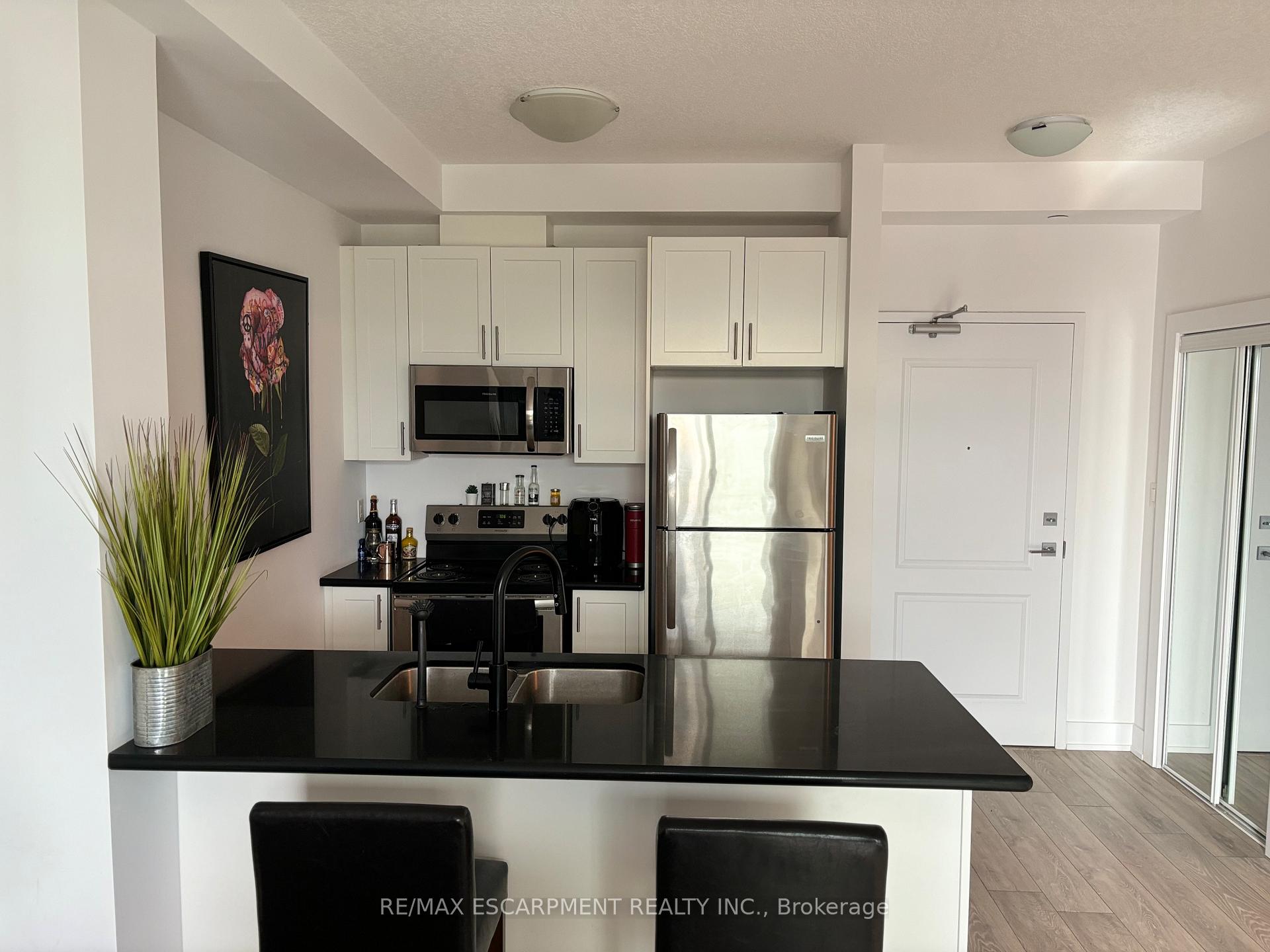 Photo 10 of Unit 625, 101 Shoreview Place, Hamilton, Lakeshore — HOMEH