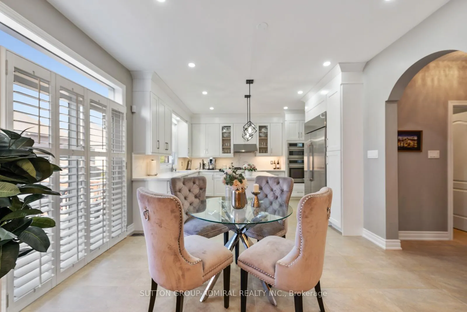 Photo 12 of 90 Summeridge Drive, Vaughan, Patterson — HOMEH