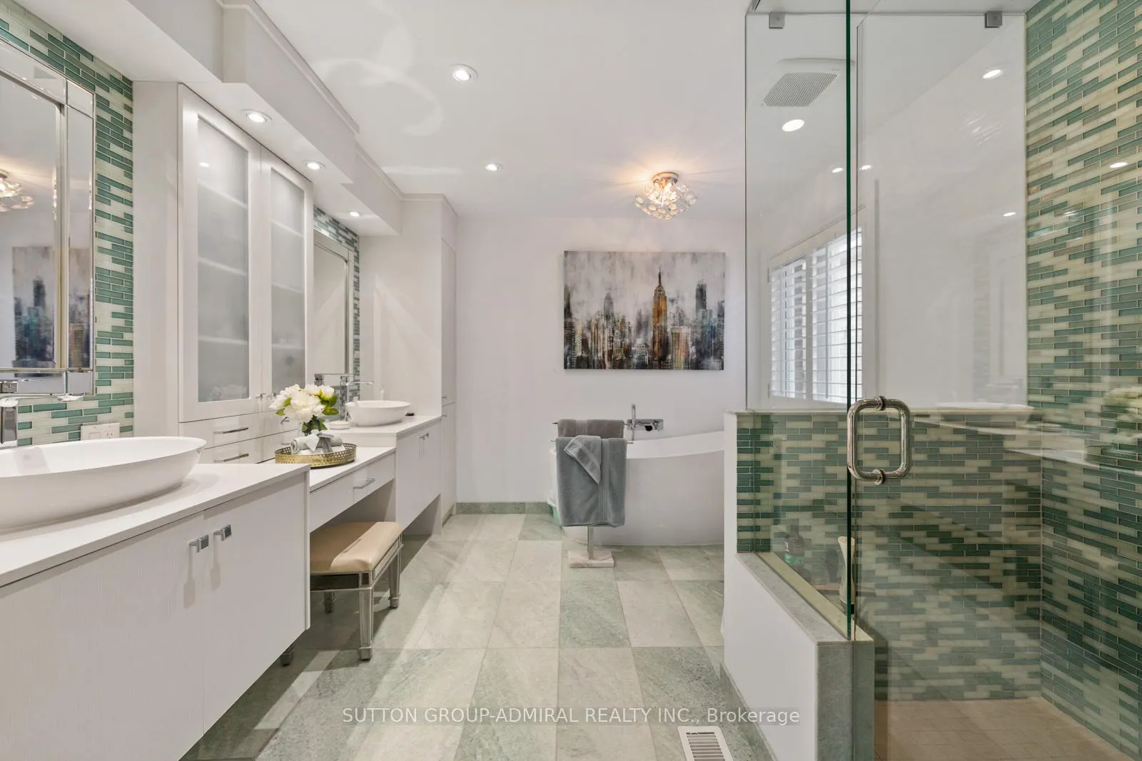Photo 29 of 90 Summeridge Drive, Vaughan, Patterson — HOMEH