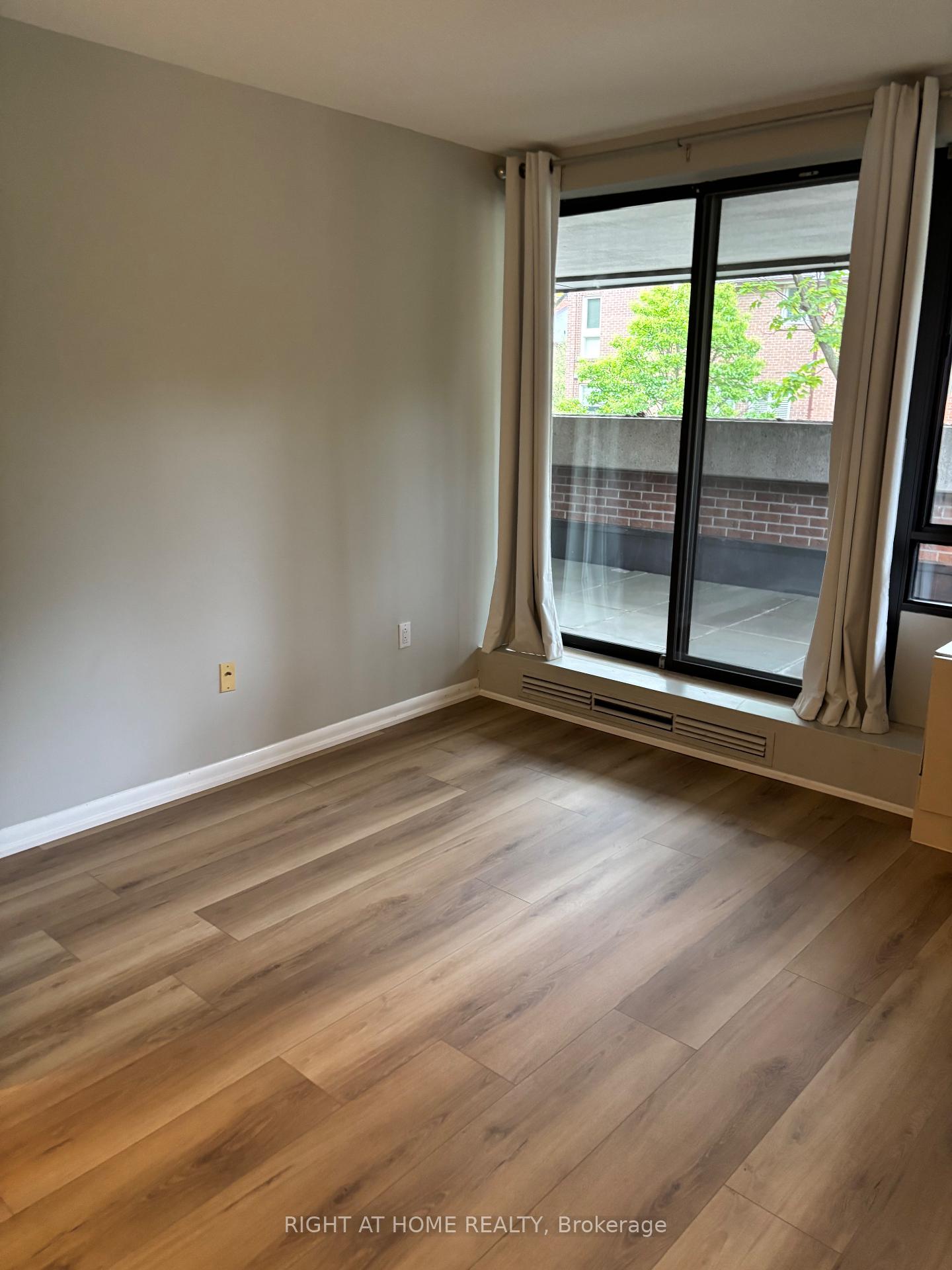 Photo 16 of Unit 318, 40 Sylvan Valley Way, Toronto, Bedford Park-Nortown — HOMEH