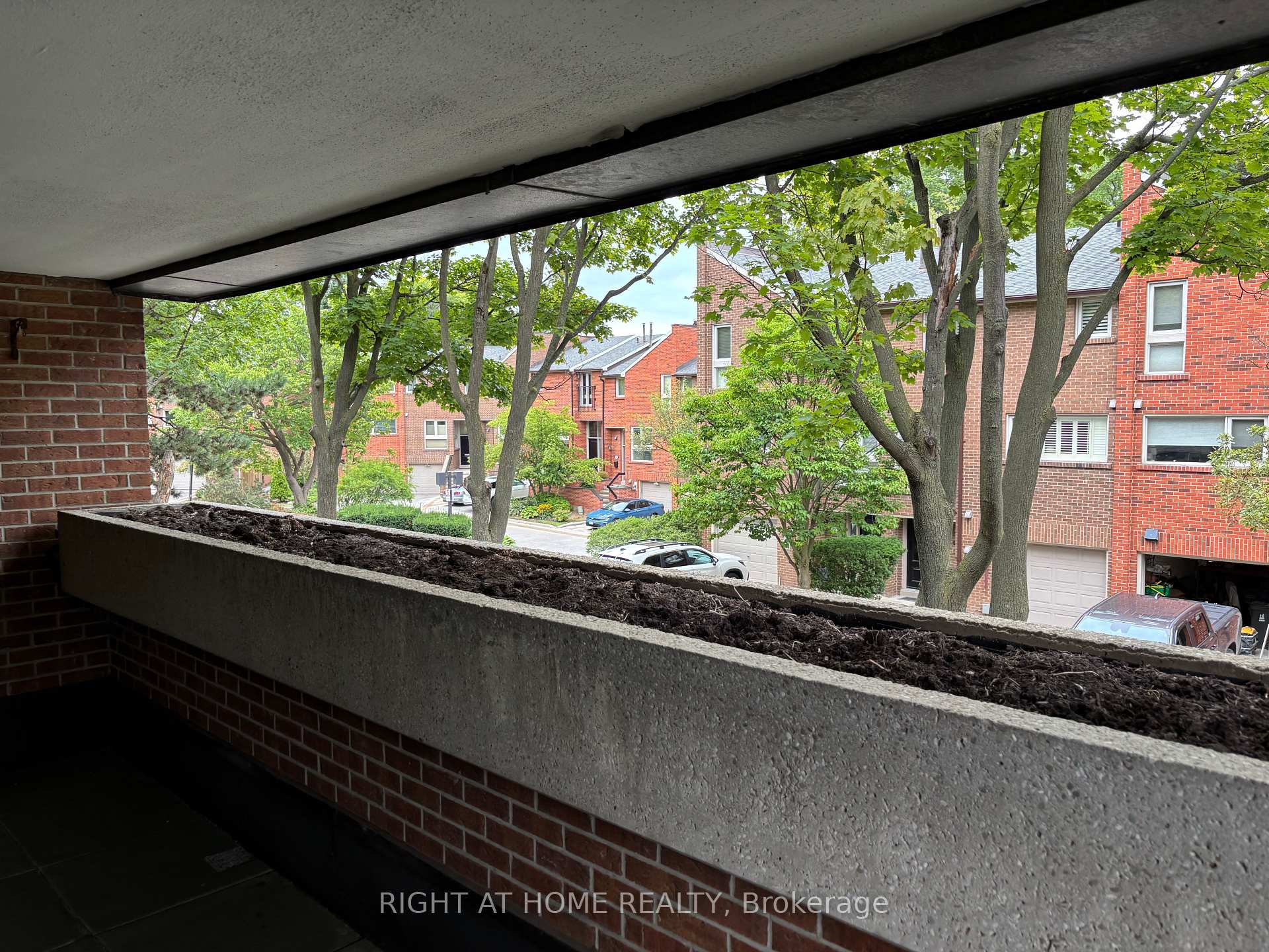 Photo 18 of Unit 318, 40 Sylvan Valley Way, Toronto, Bedford Park-Nortown — HOMEH