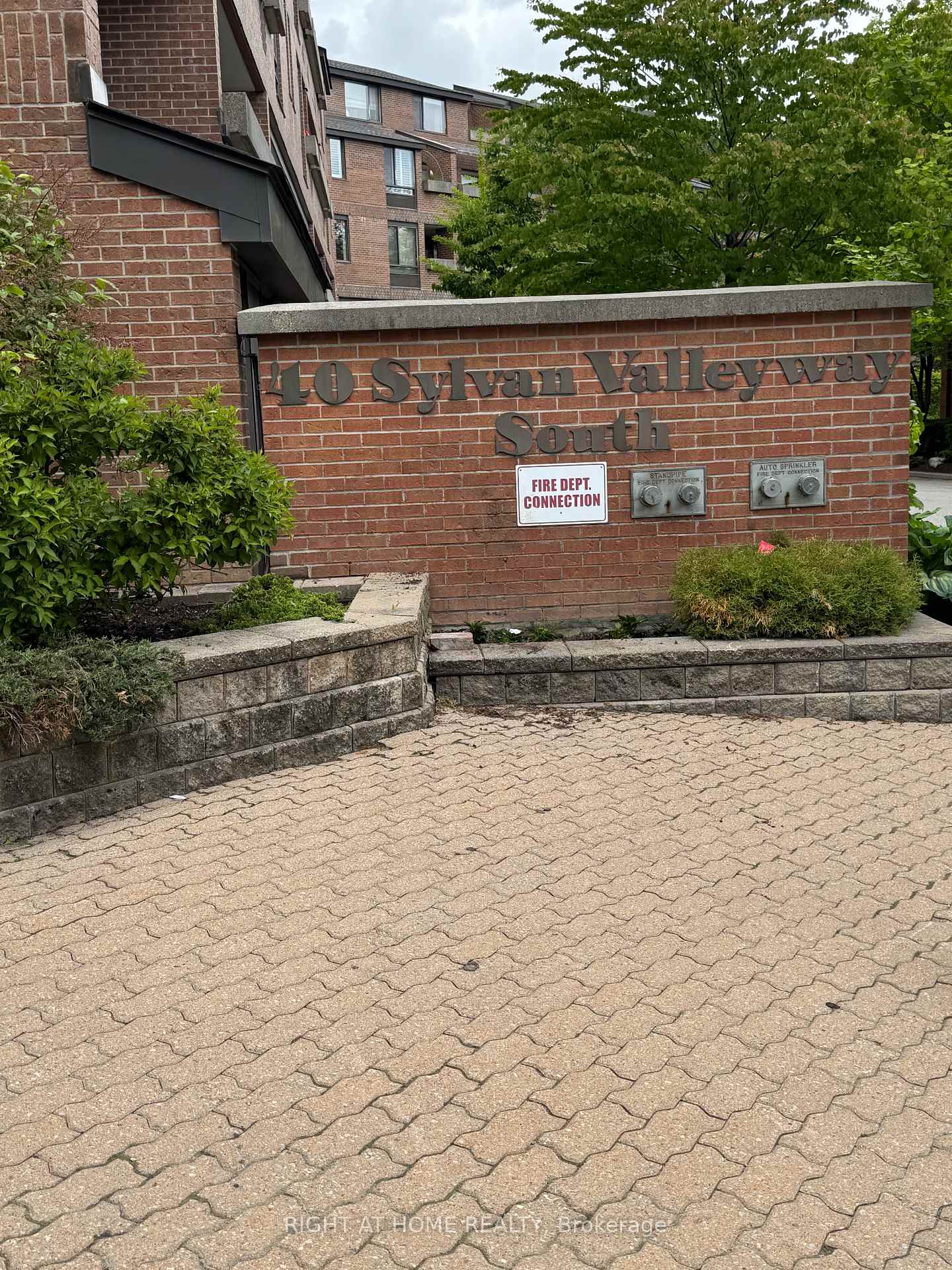 Photo 21 of Unit 318, 40 Sylvan Valley Way, Toronto, Bedford Park-Nortown — HOMEH