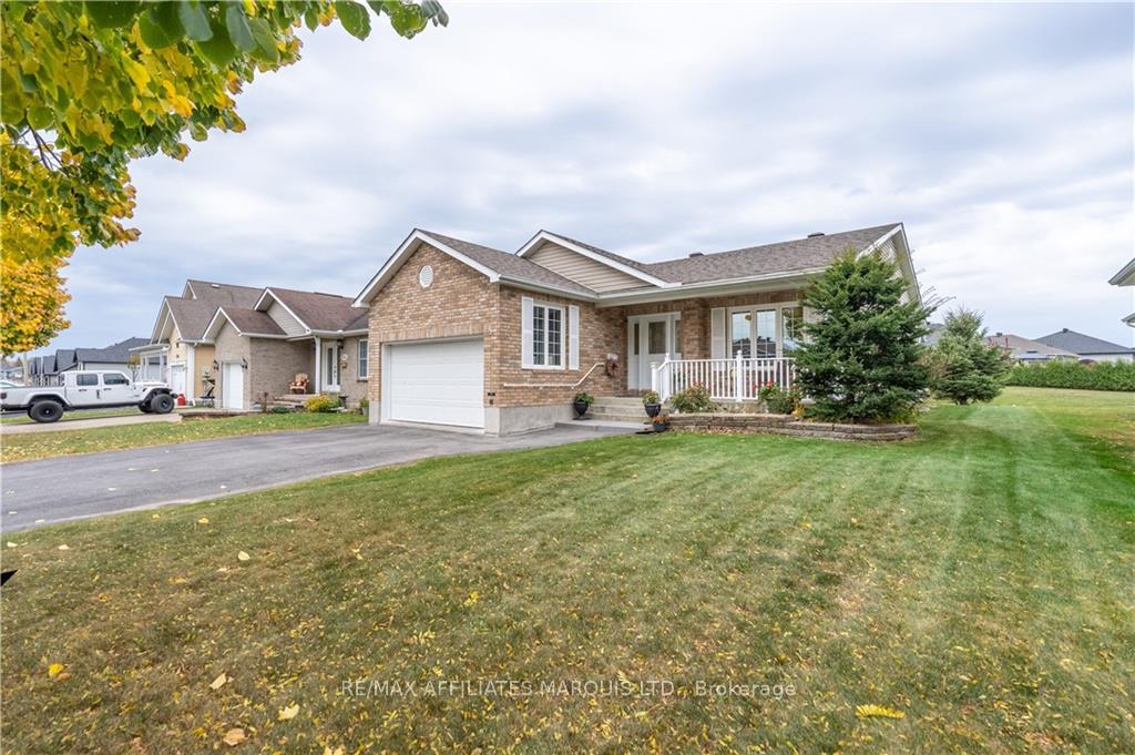 Photo 3 of 2250 Glen Brook Drive, Cornwall — HOMEH