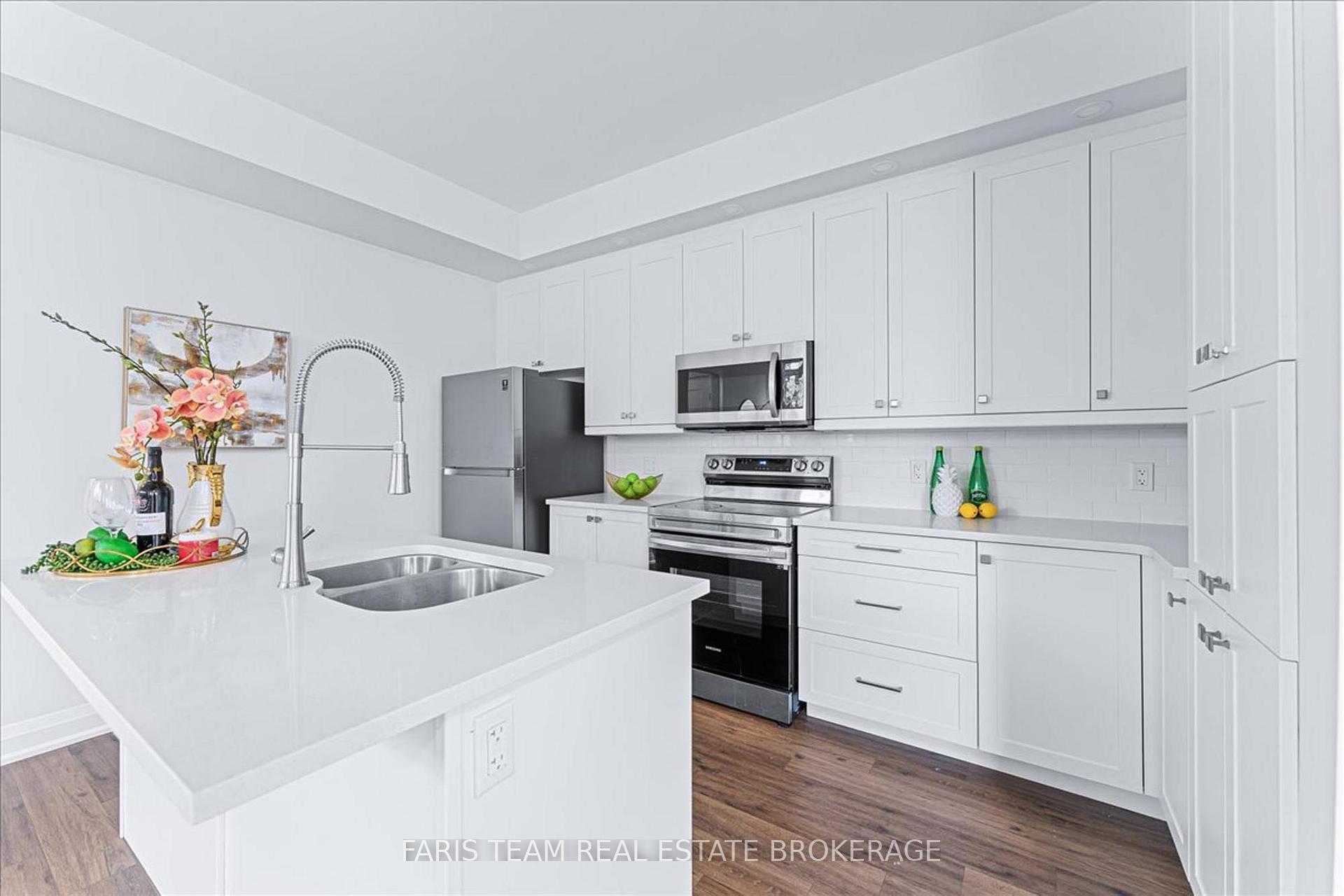 Photo 8 of 27 Julia Crescent, Midland — HOMEH