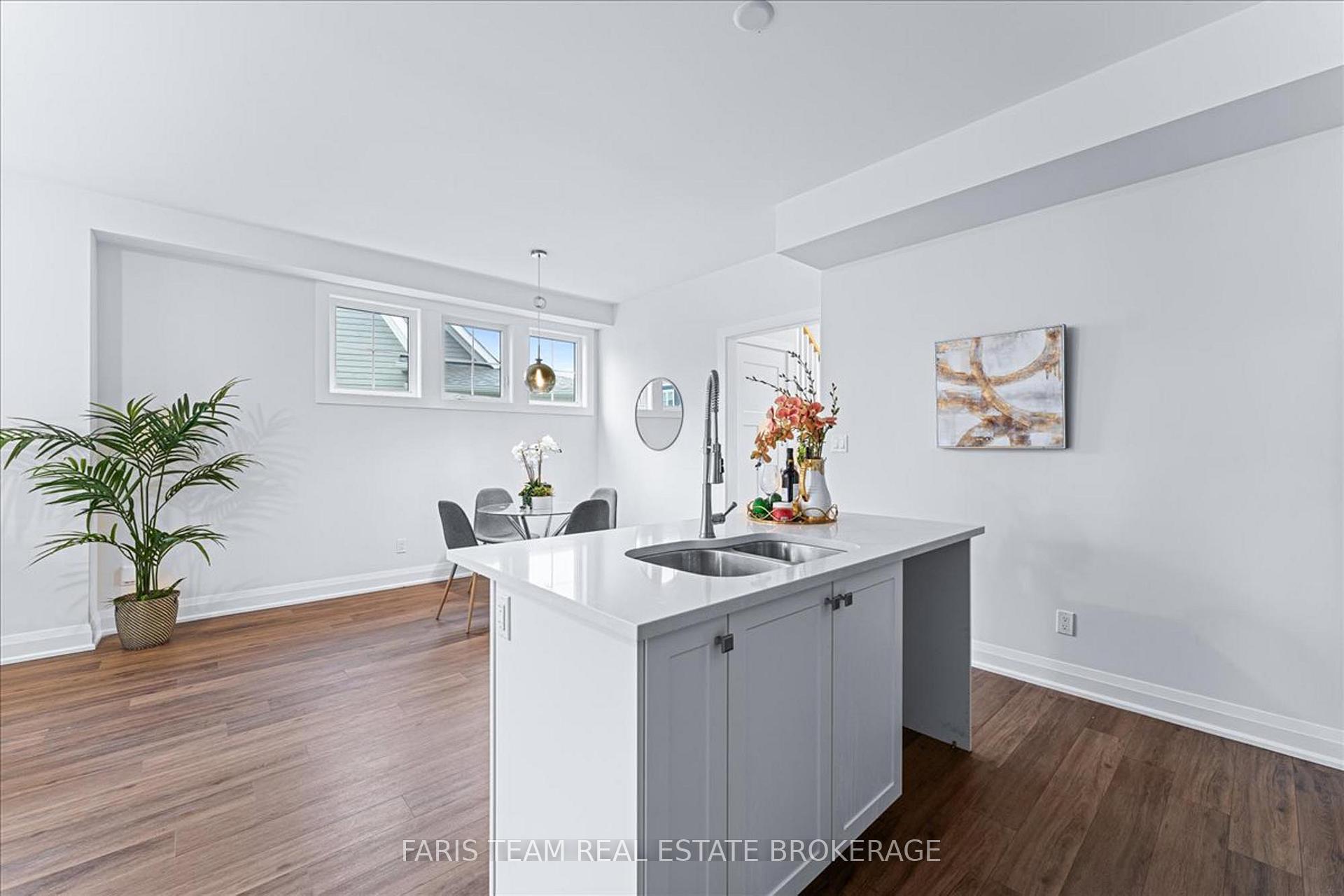 Photo 9 of 27 Julia Crescent, Midland — HOMEH