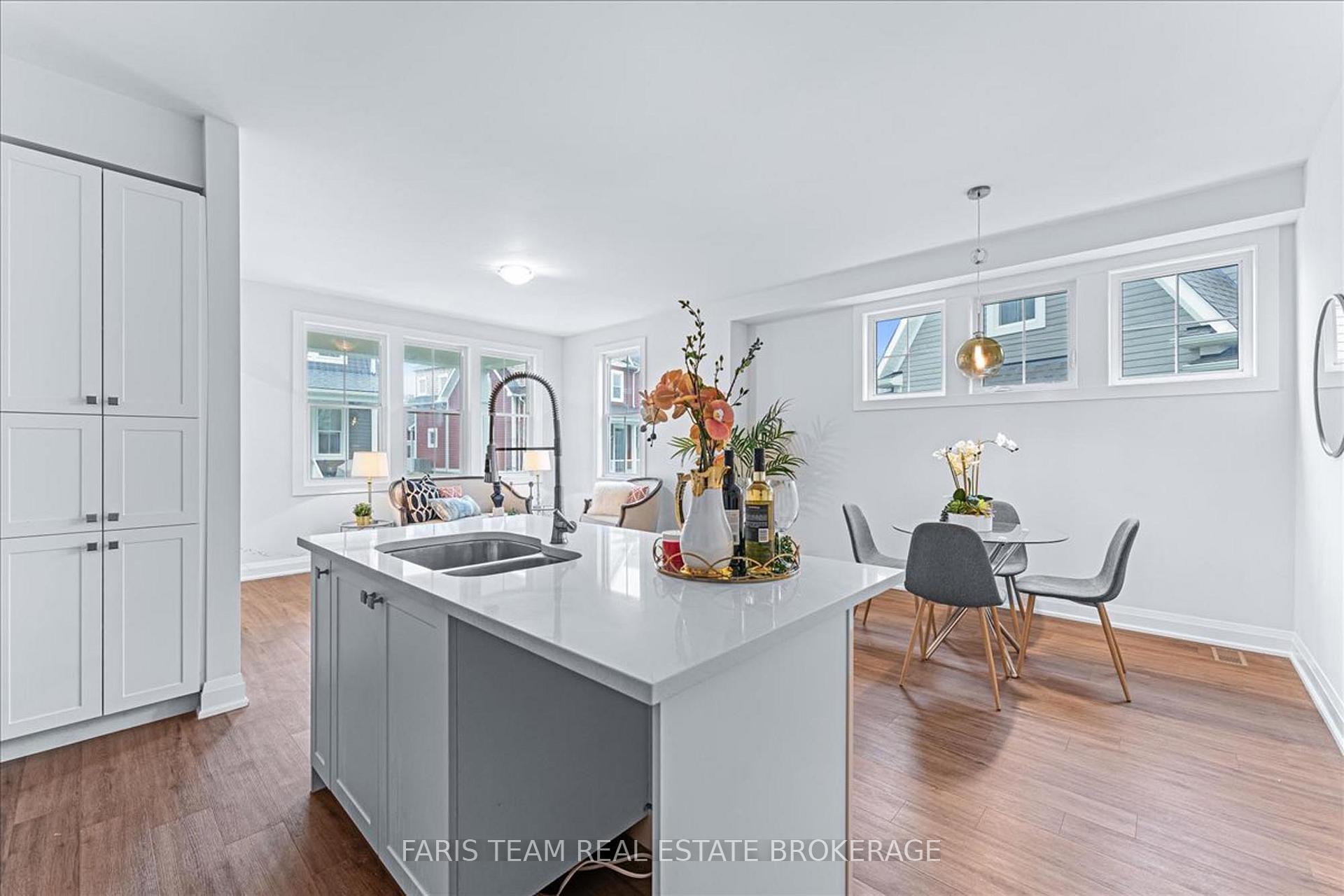 Photo 10 of 27 Julia Crescent, Midland — HOMEH