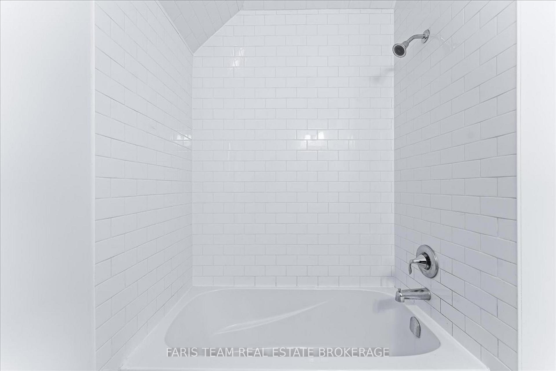 Photo 32 of 27 Julia Crescent, Midland — HOMEH