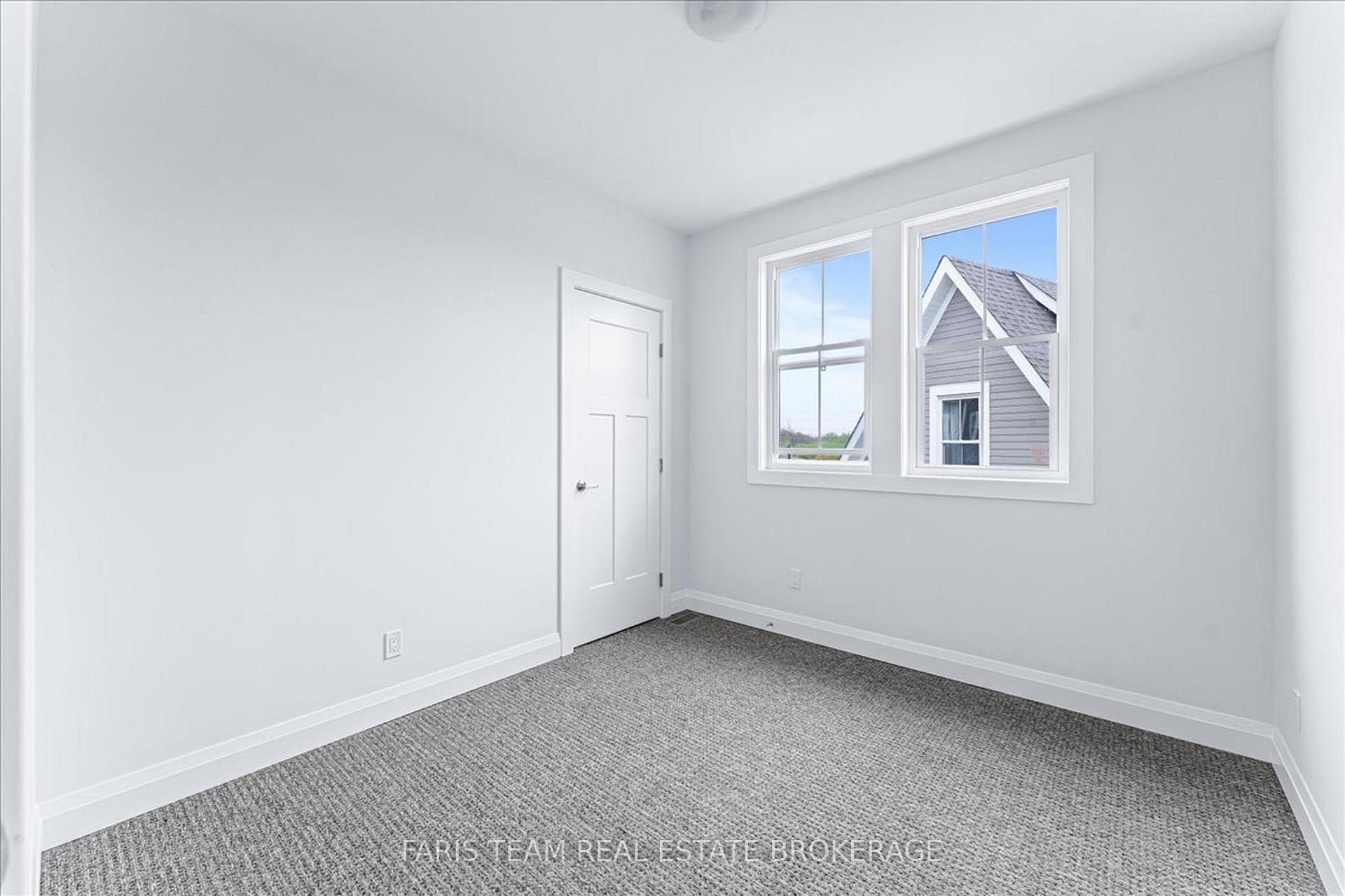 Photo 33 of 27 Julia Crescent, Midland — HOMEH