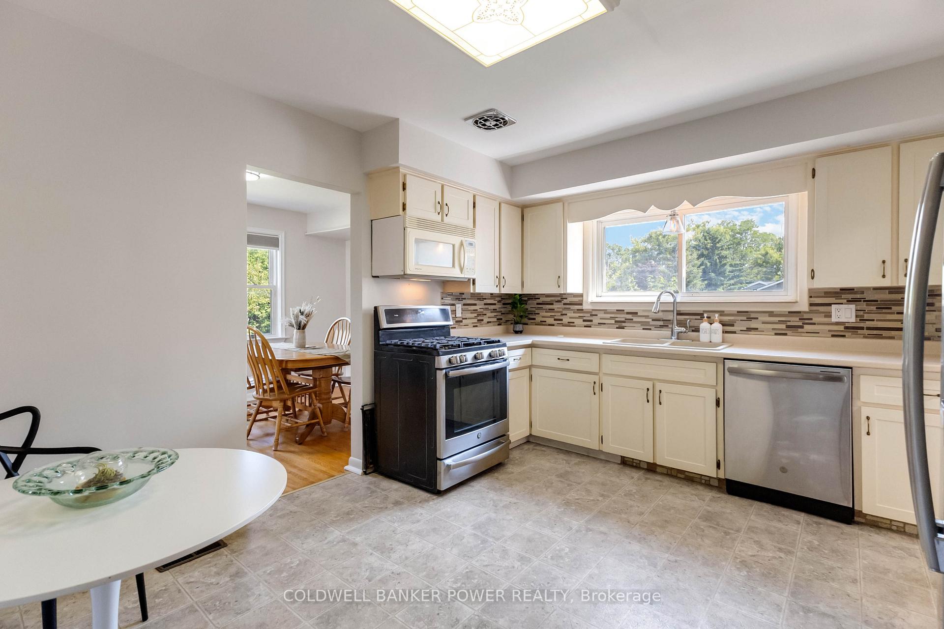 Photo 12 of 10020 Lynhurst Park Drive, Central Elgin, Lynhurst — HOMEH