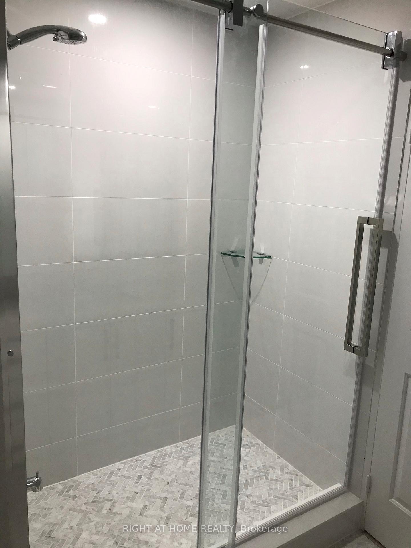 Photo 8 of Unit 607, 271 Ridley Boulevard, Toronto, Bedford Park-Nortown — HOMEH