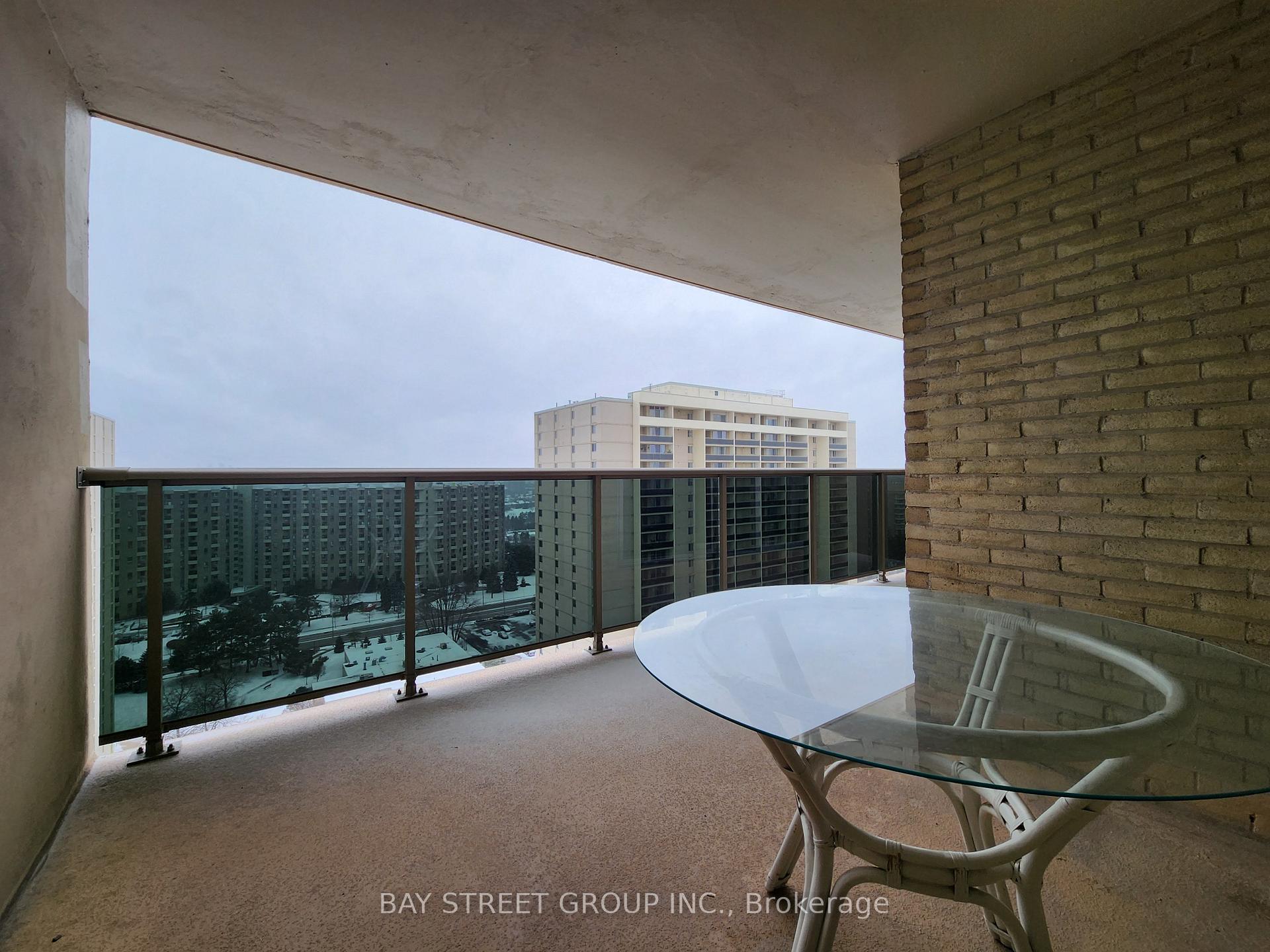 Photo 12 of Unit 2009, 812 Burnhamthorpe Road, Etobicoke, Markland Wood — HOMEH