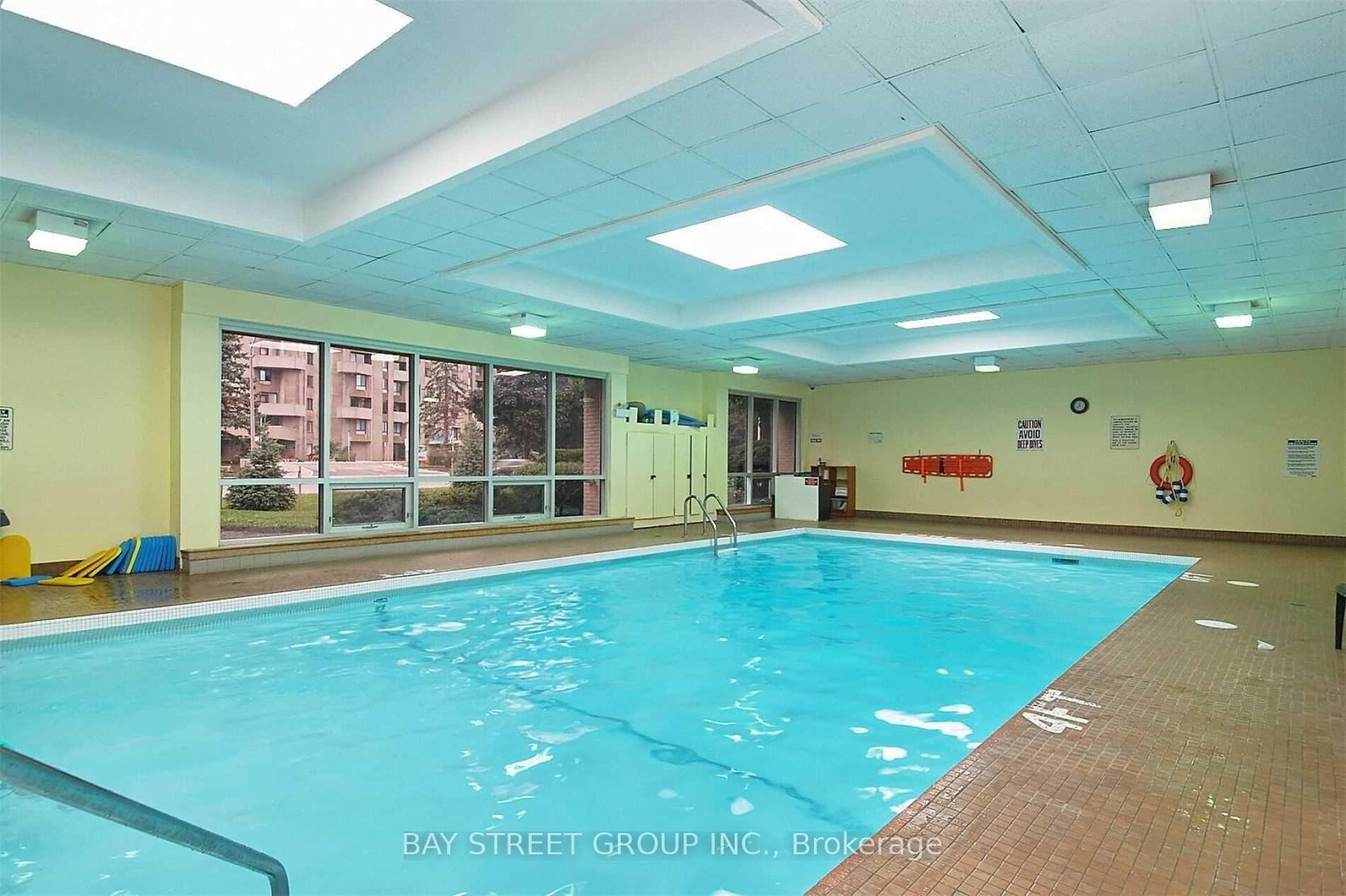 Photo 18 of Unit 2009, 812 Burnhamthorpe Road, Etobicoke, Markland Wood — HOMEH