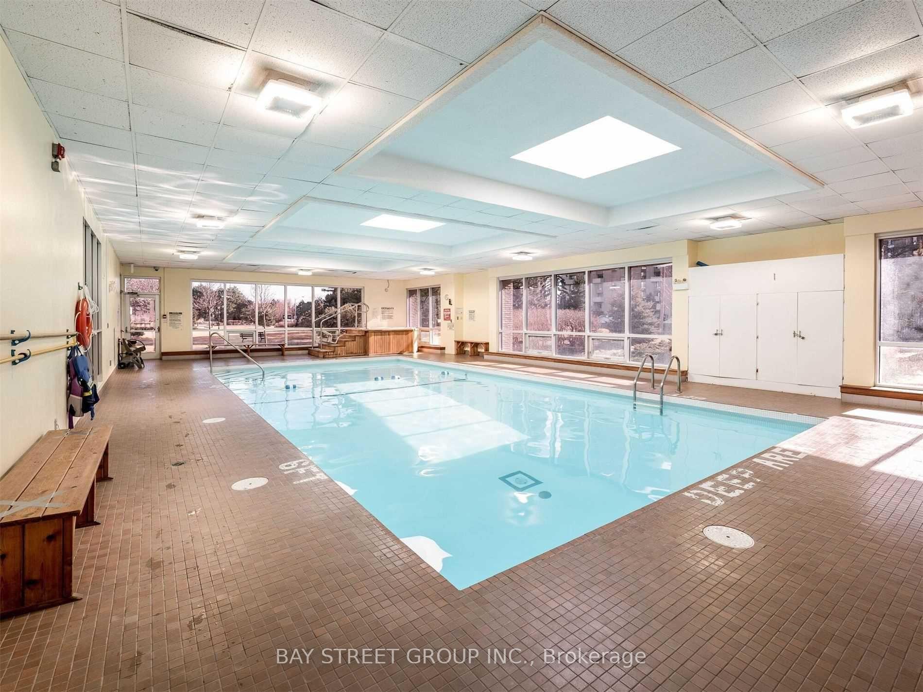 Photo 20 of Unit 2009, 812 Burnhamthorpe Road, Etobicoke, Markland Wood — HOMEH