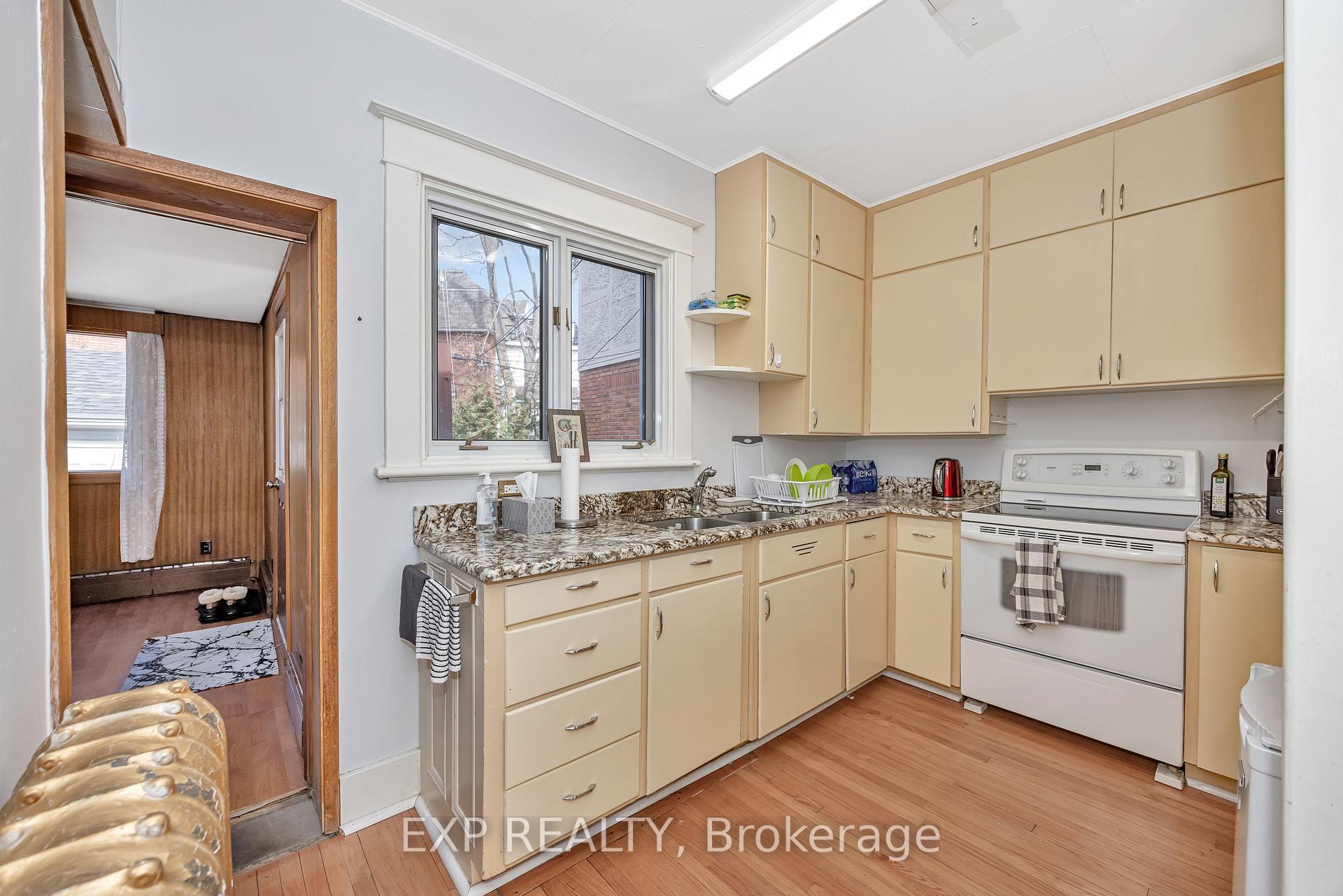 Photo 11 of 33 Wilton Crescent, Ottawa, Glebe — HOMEH