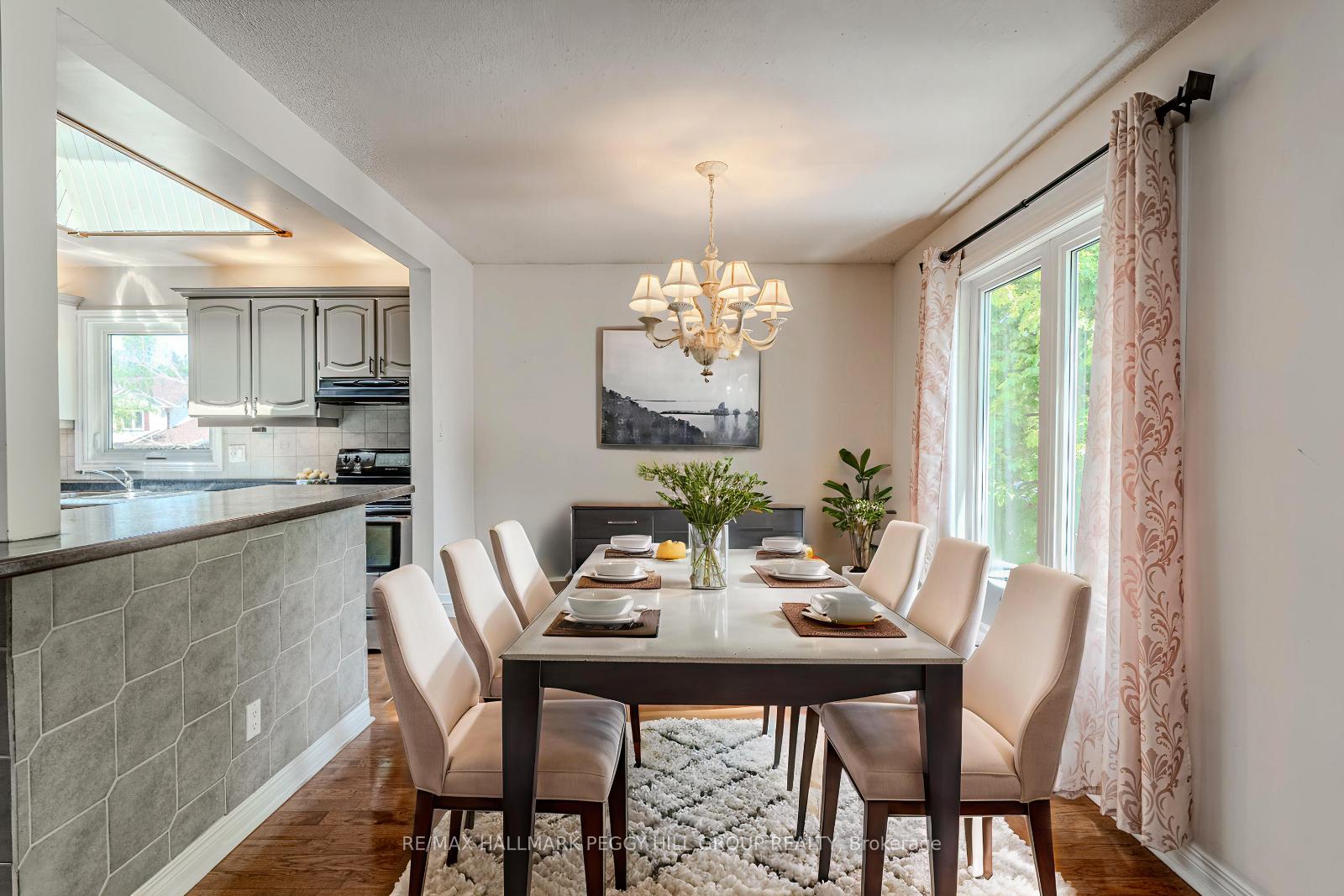Photo 7 of 20 Shelley Lane, Barrie, Letitia Heights — HOMEH