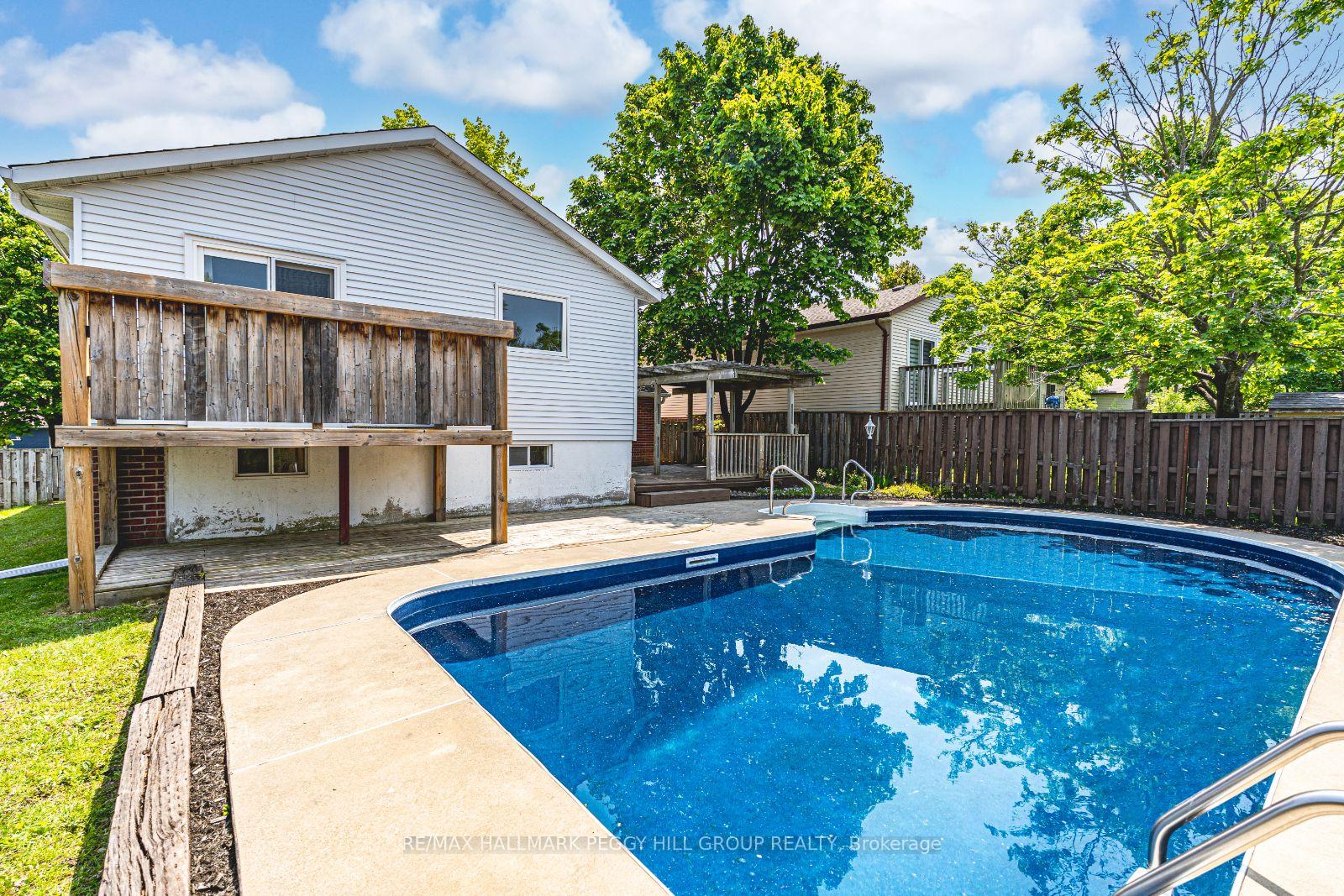 Photo 19 of 20 Shelley Lane, Barrie, Letitia Heights — HOMEH