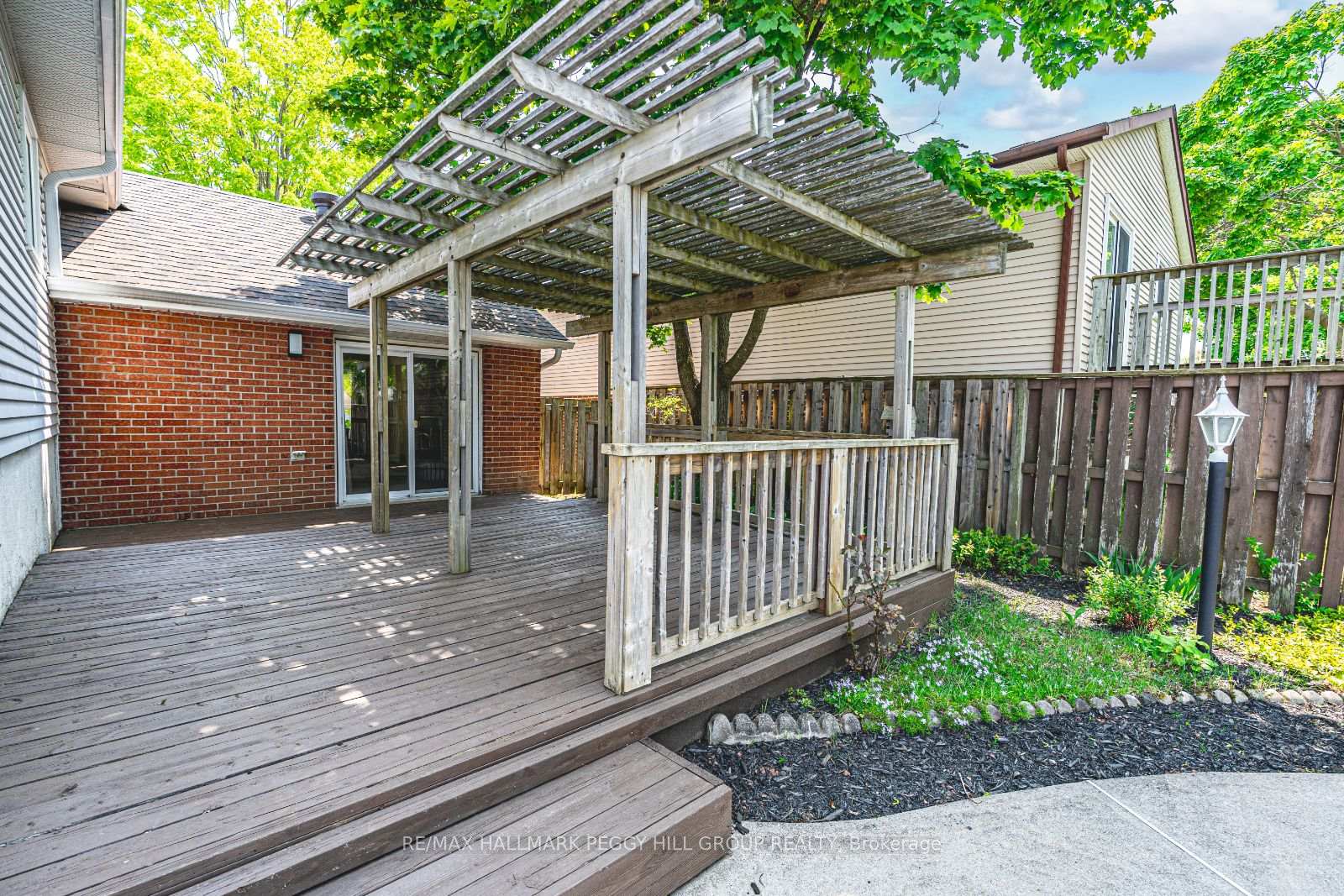 Photo 22 of 20 Shelley Lane, Barrie, Letitia Heights — HOMEH