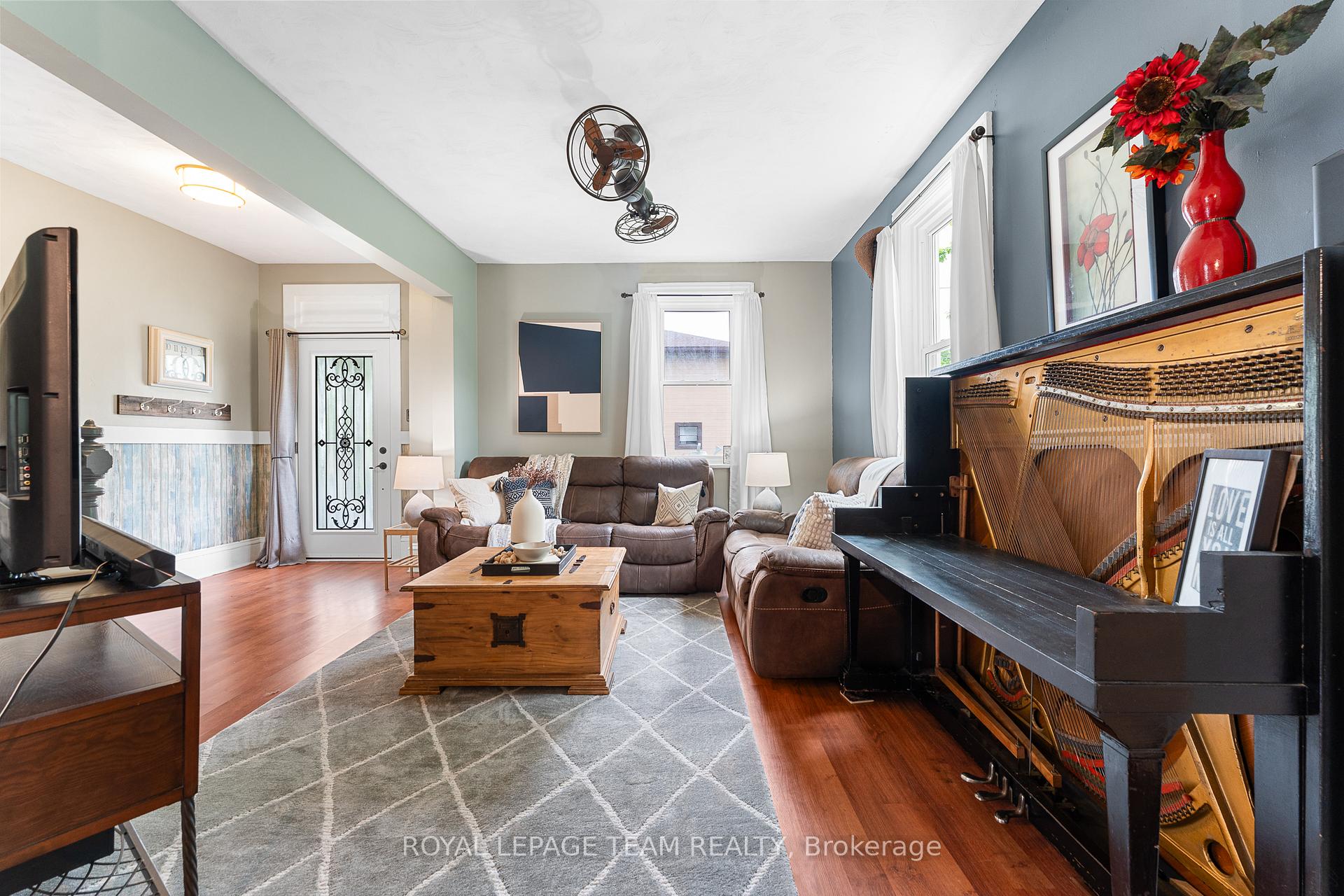 Photo 5 of 378 Donald B Munro Drive, Ottawa, Carp — HOMEH