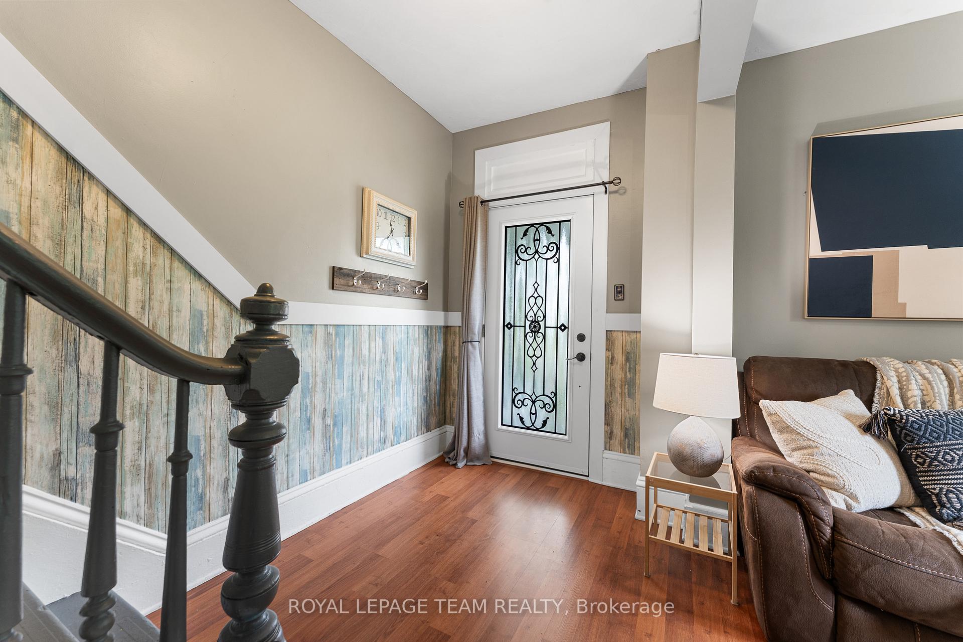 Photo 6 of 378 Donald B Munro Drive, Ottawa, Carp — HOMEH