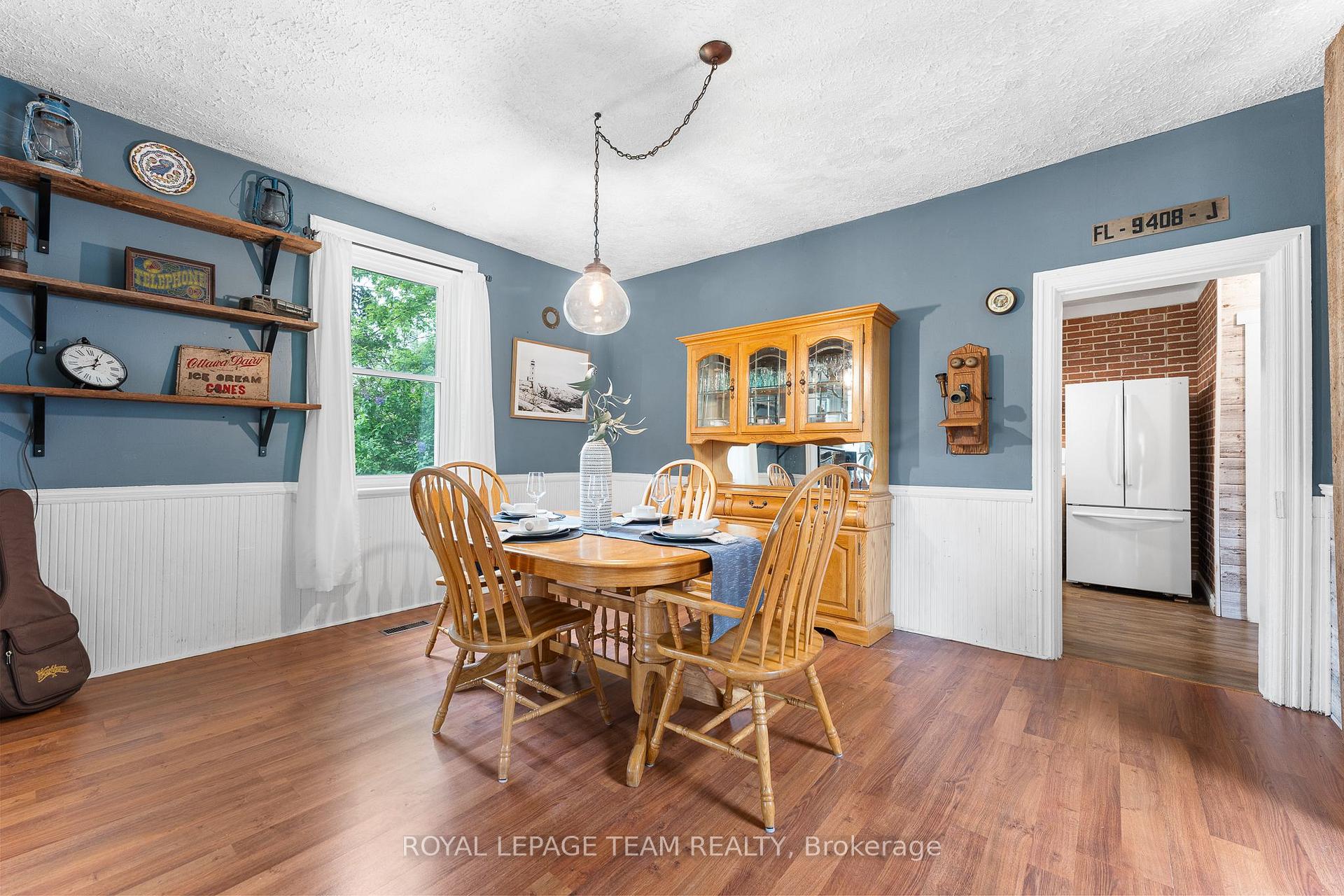 Photo 10 of 378 Donald B Munro Drive, Ottawa, Carp — HOMEH