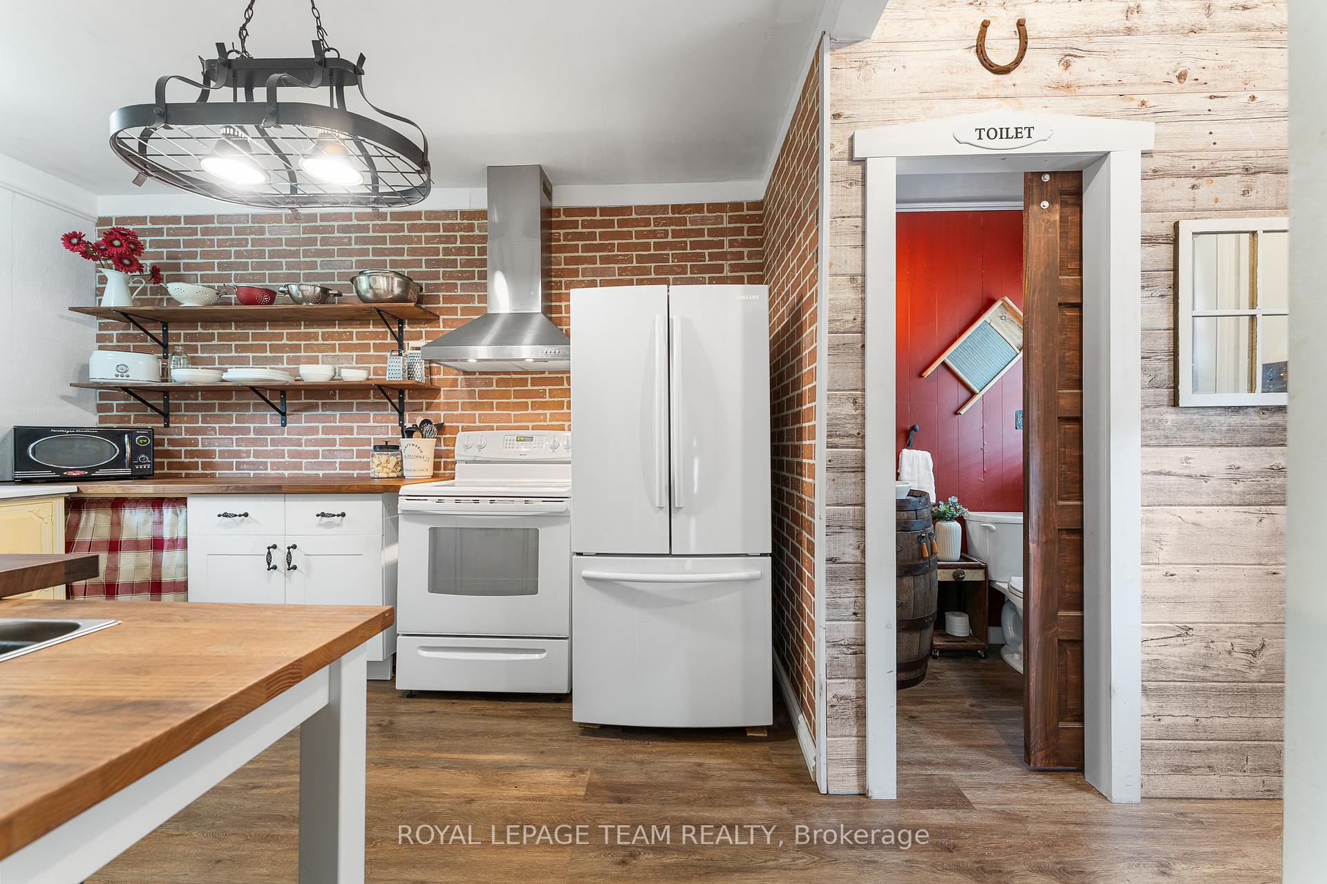 Photo 20 of 378 Donald B Munro Drive, Ottawa, Carp — HOMEH