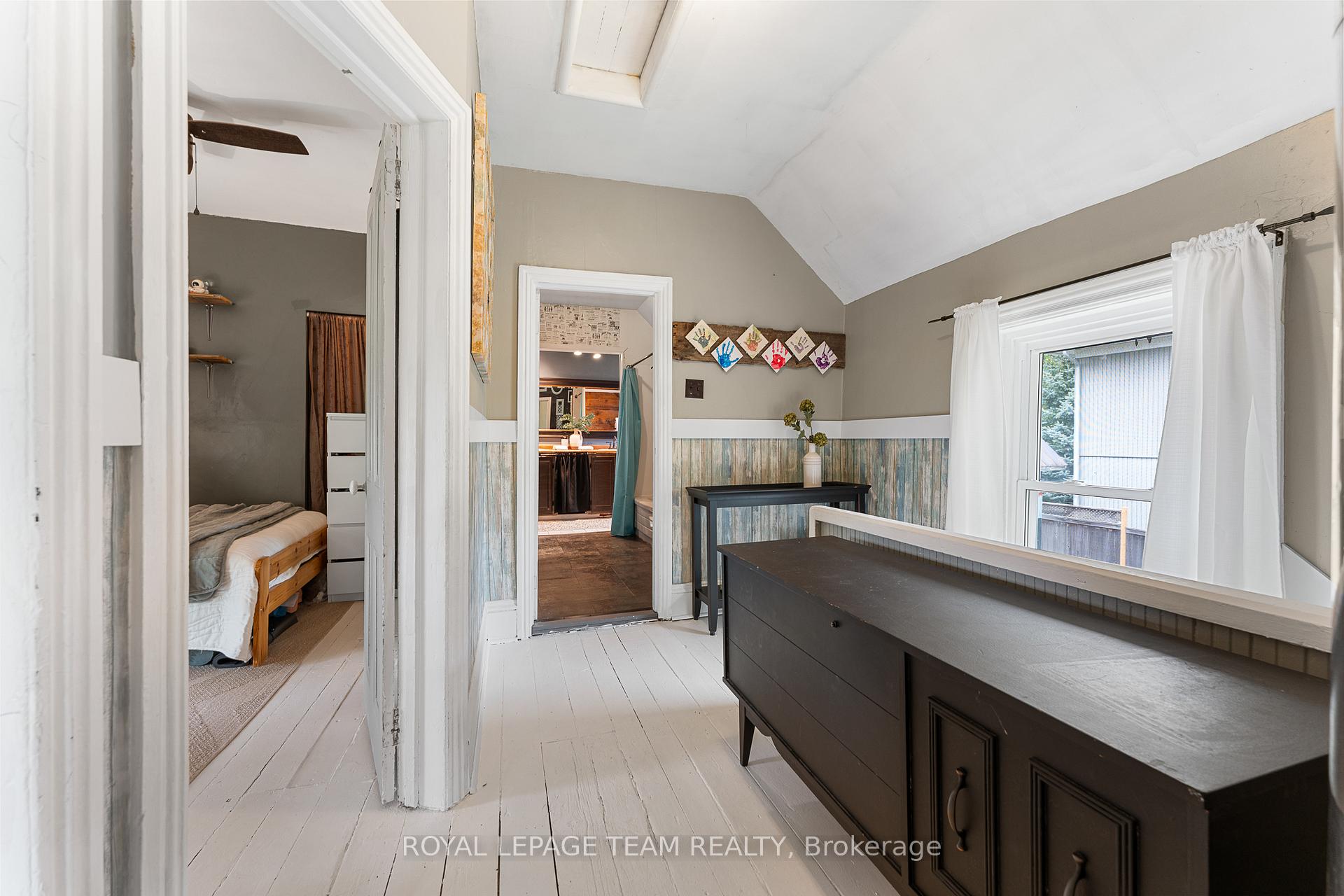 Photo 28 of 378 Donald B Munro Drive, Ottawa, Carp — HOMEH