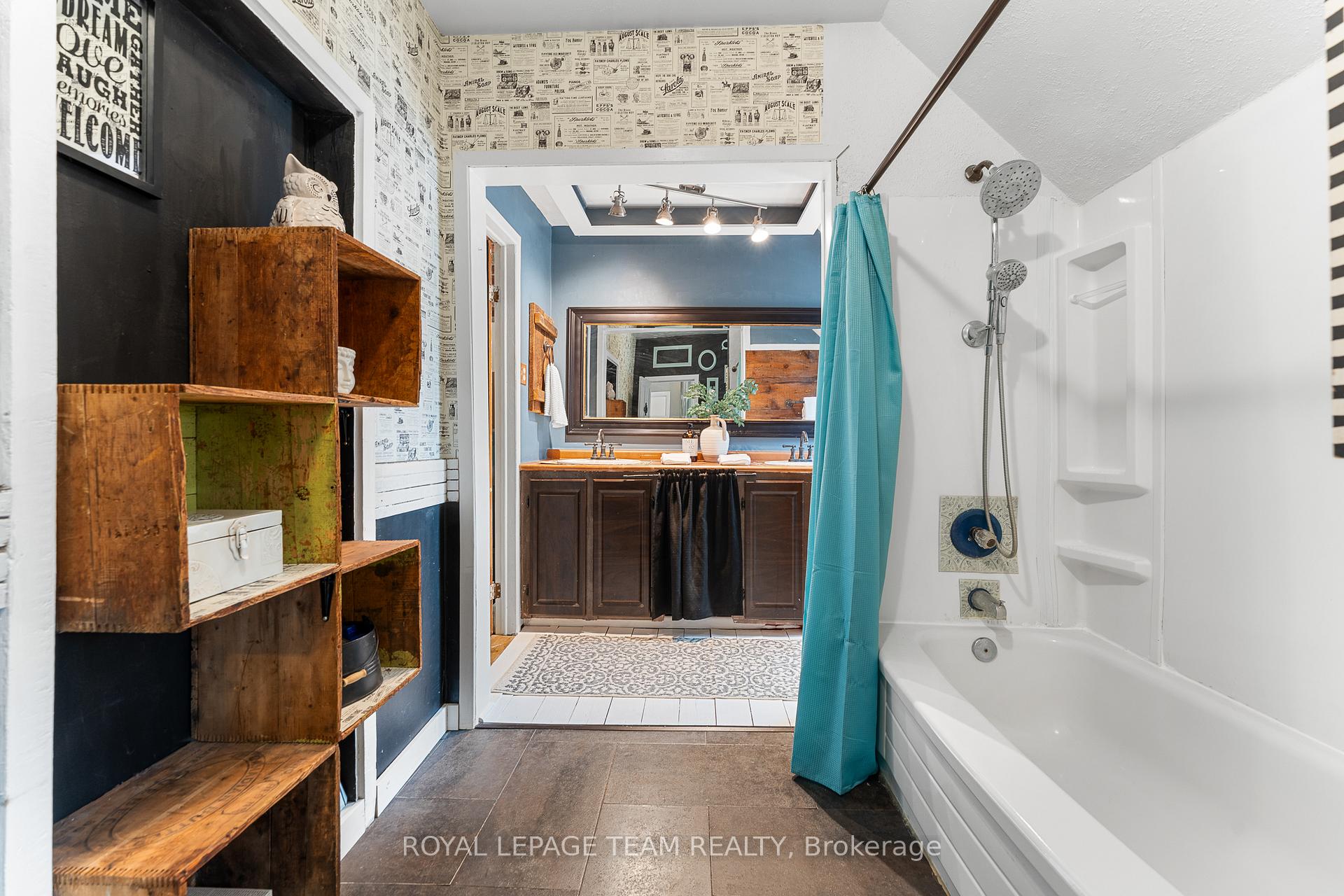 Photo 37 of 378 Donald B Munro Drive, Ottawa, Carp — HOMEH