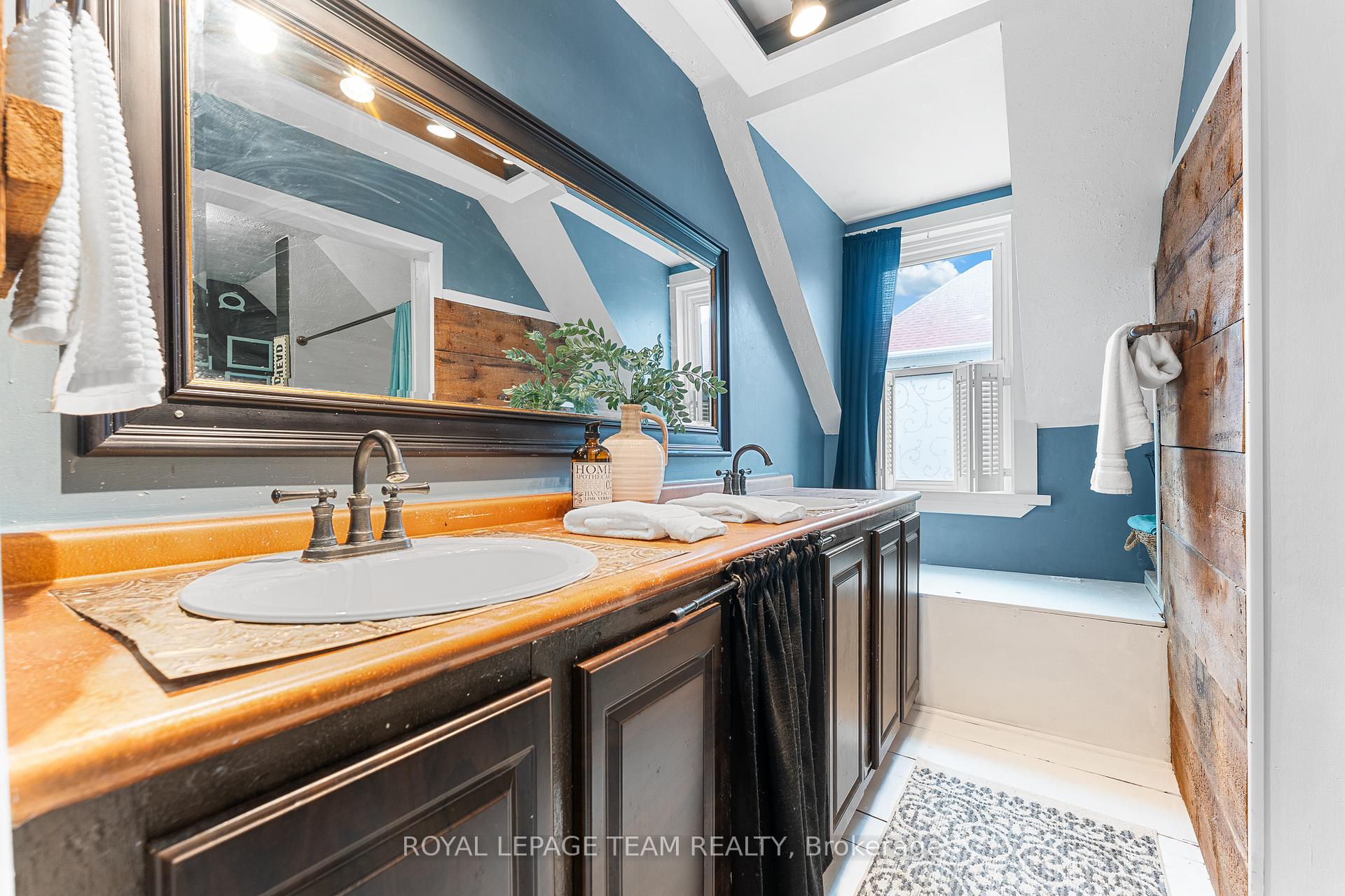 Photo 38 of 378 Donald B Munro Drive, Ottawa, Carp — HOMEH