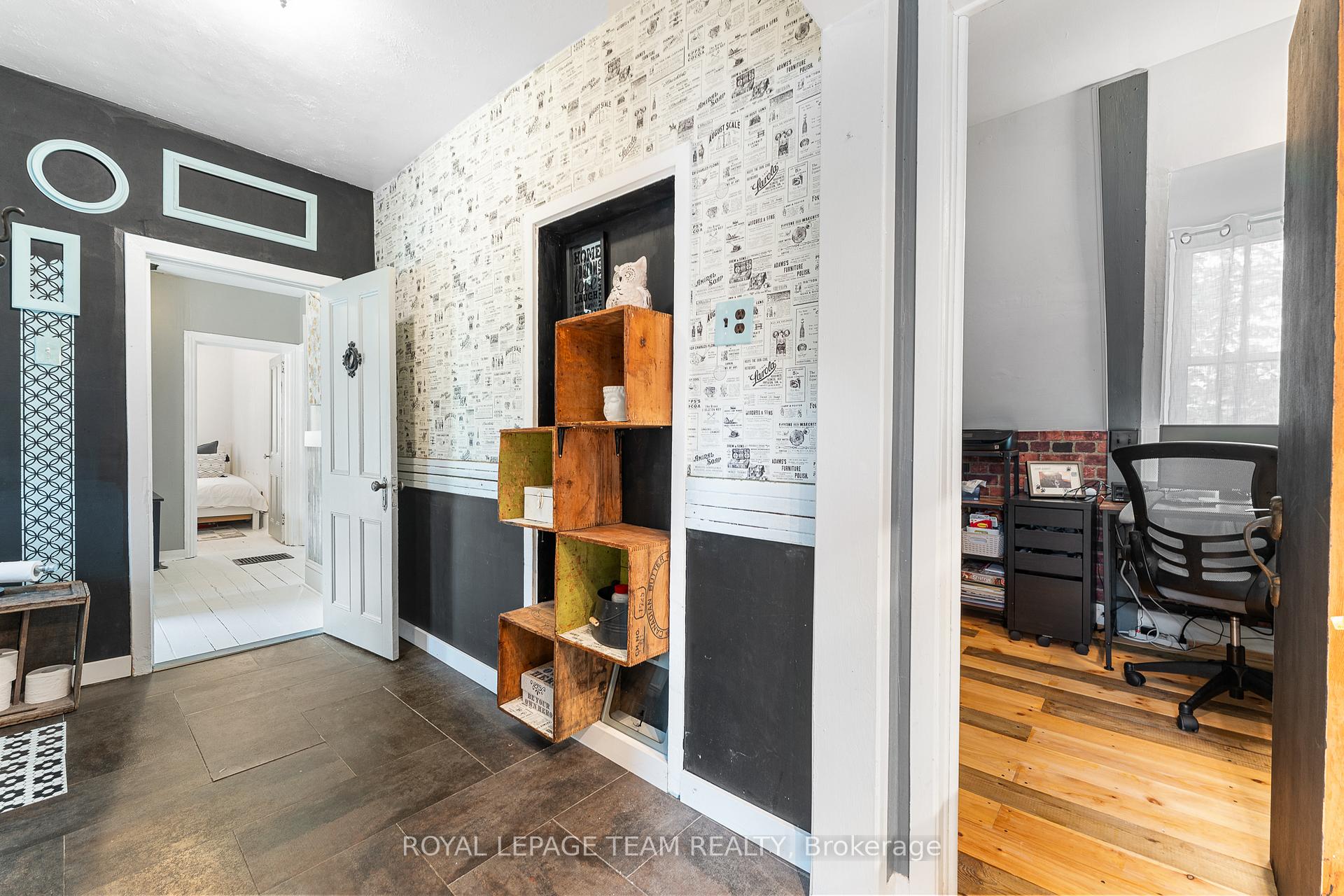 Photo 39 of 378 Donald B Munro Drive, Ottawa, Carp — HOMEH