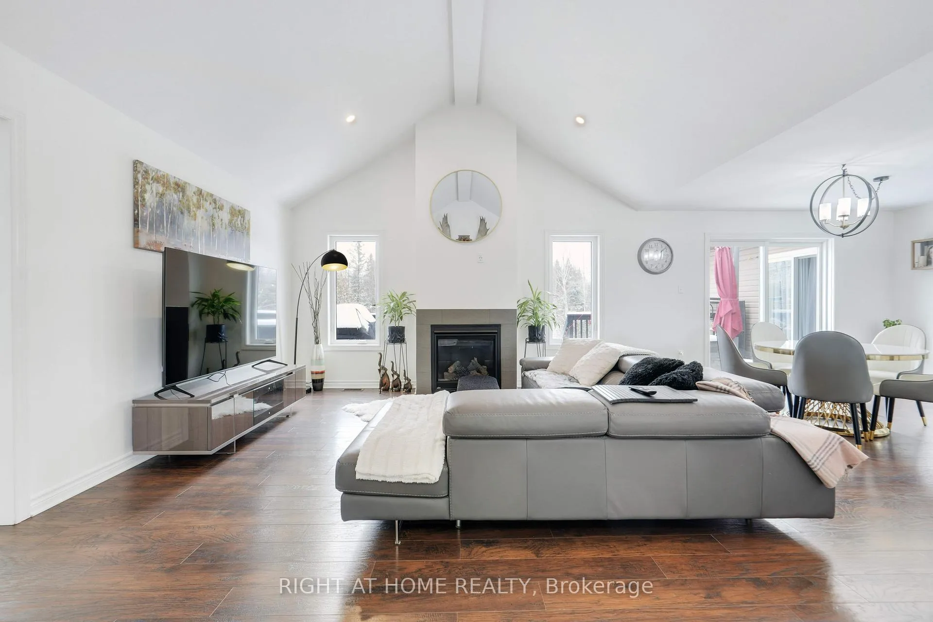 Photo 6 of 8833 Copeland Road, Ottawa, Btwn Franktown Rd. & Fallowfield Rd. — HOMEH
