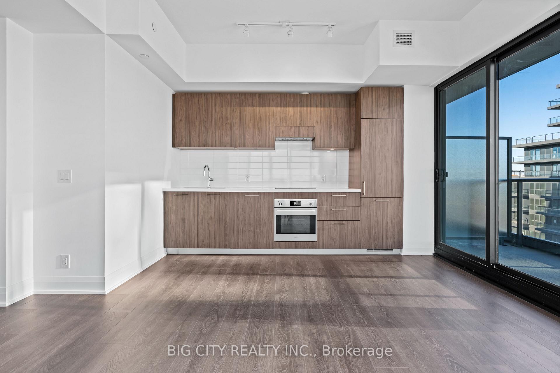 Photo 7 of Unit 1112, 33 Frederick Todd Way, Toronto, Thorncliffe Park — HOMEH