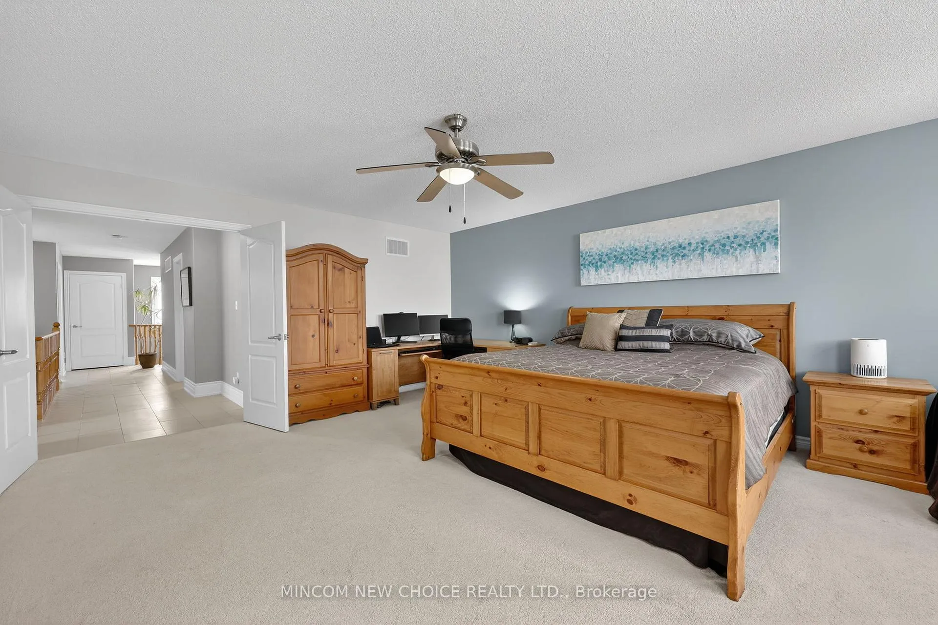 Photo 18 of 37 Westminster Circle, Barrie, Innis-Shore — HOMEH