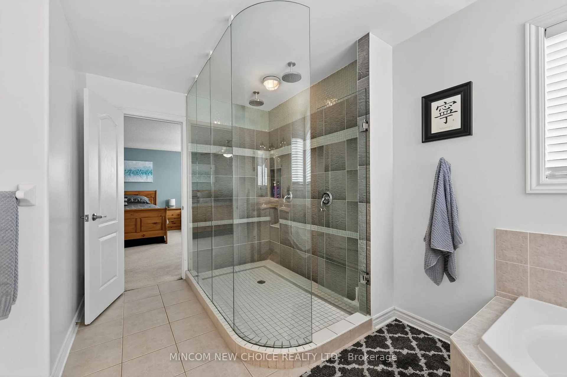 Photo 20 of 37 Westminster Circle, Barrie, Innis-Shore — HOMEH