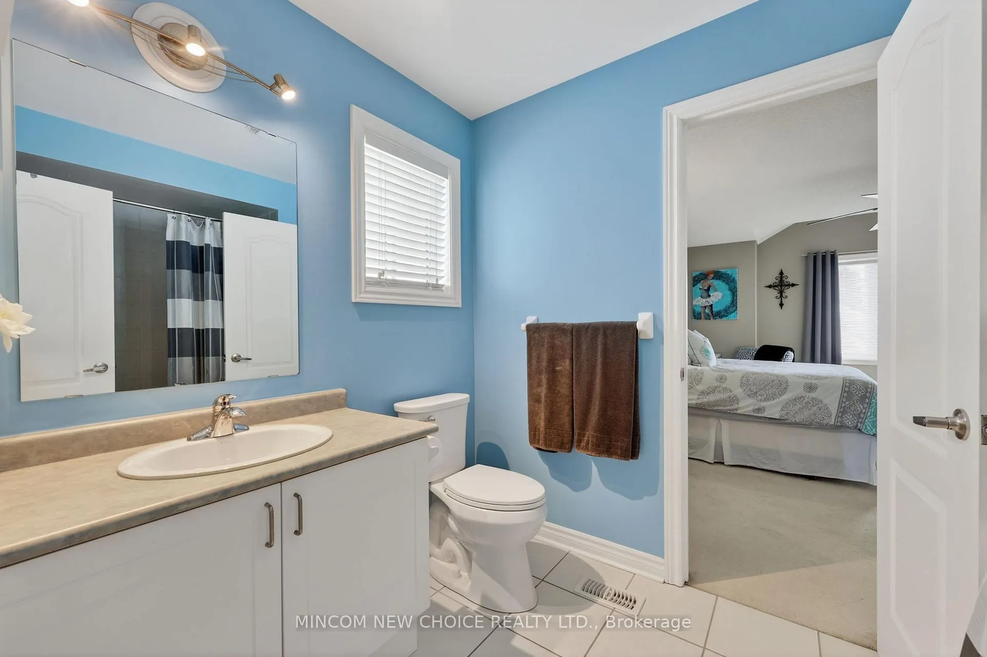 Photo 25 of 37 Westminster Circle, Barrie, Innis-Shore — HOMEH