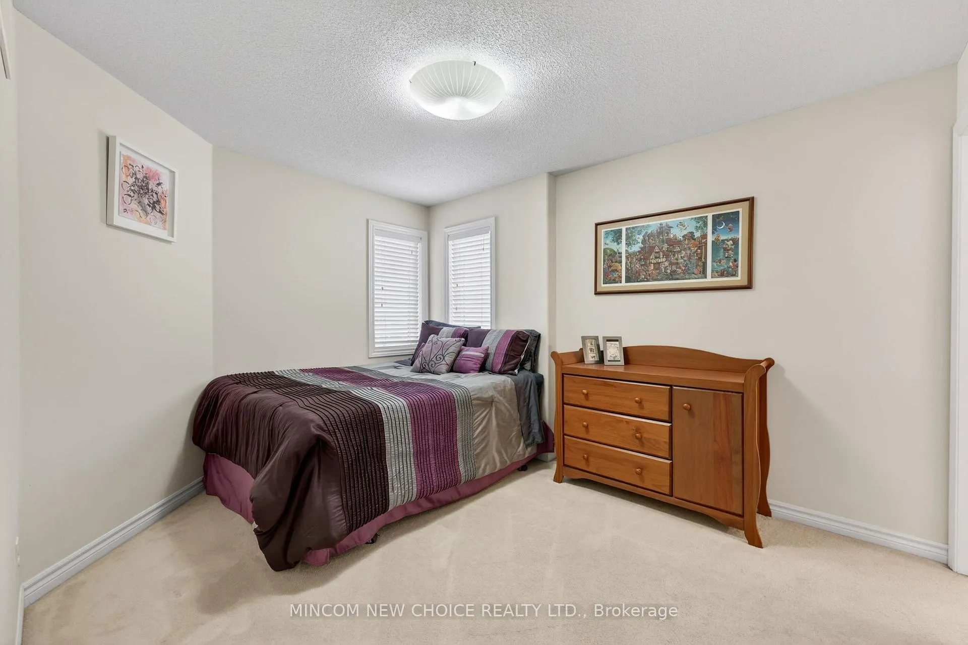 Photo 28 of 37 Westminster Circle, Barrie, Innis-Shore — HOMEH