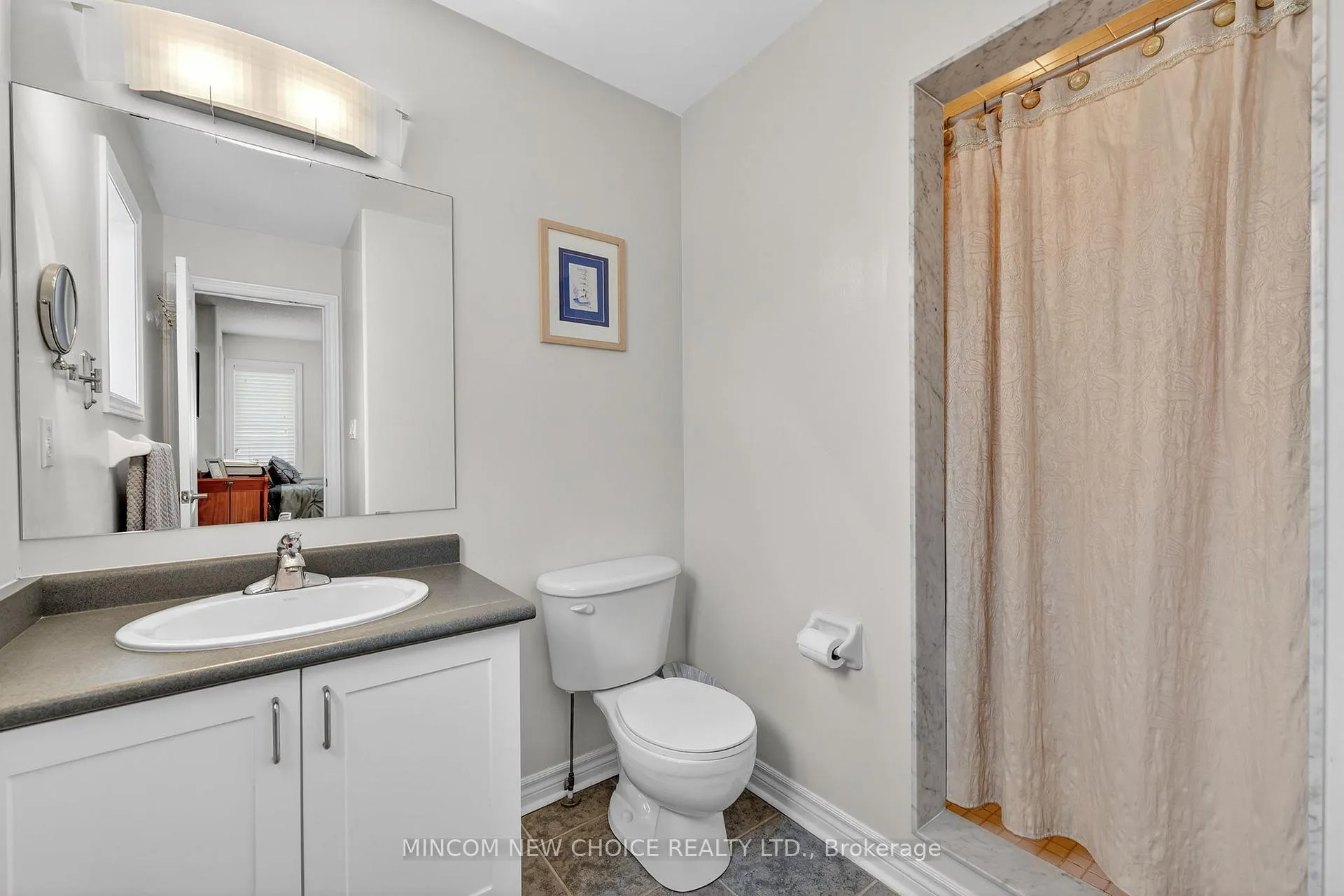 Photo 29 of 37 Westminster Circle, Barrie, Innis-Shore — HOMEH