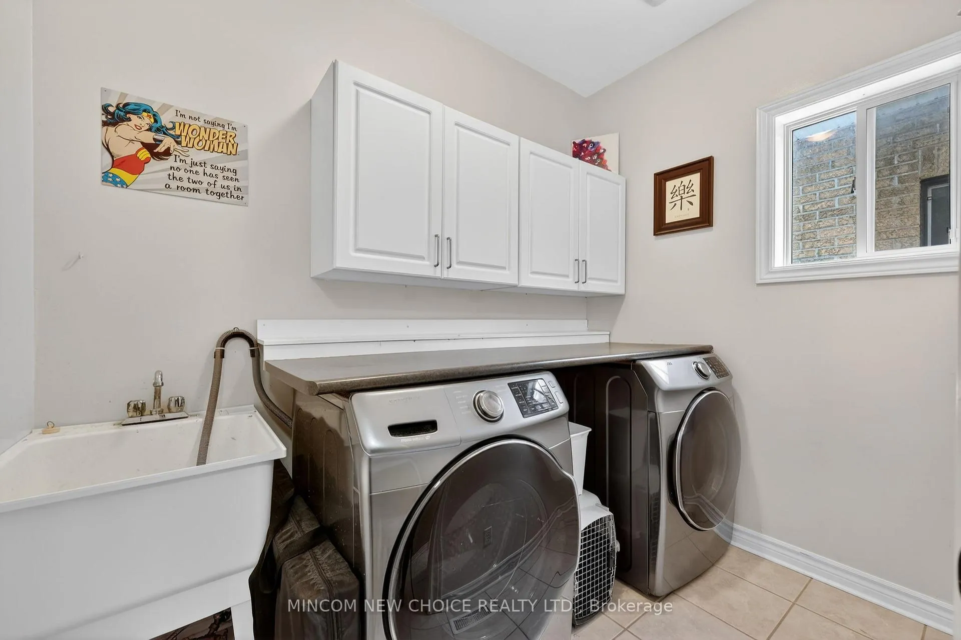 Photo 30 of 37 Westminster Circle, Barrie, Innis-Shore — HOMEH