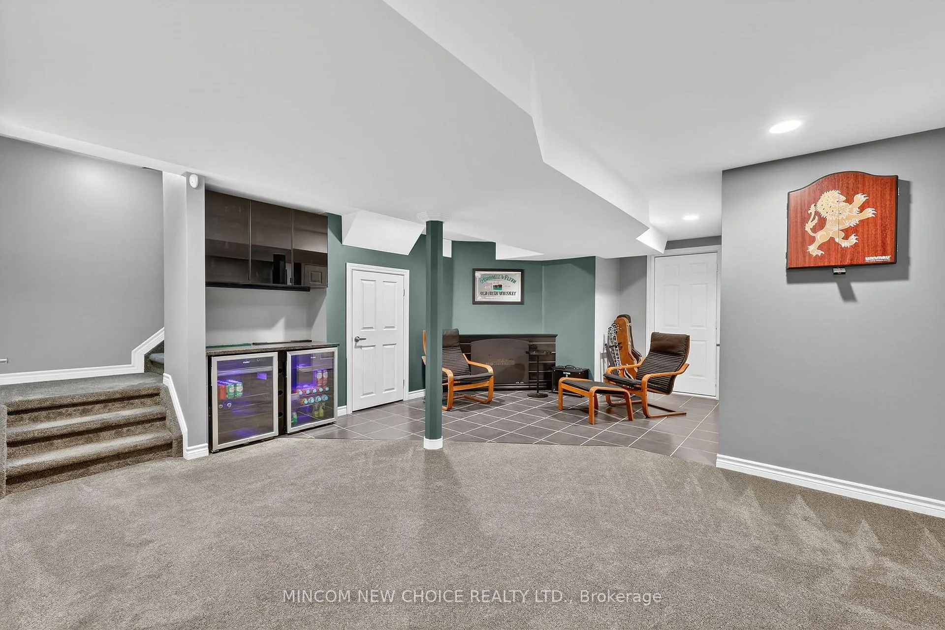 Photo 36 of 37 Westminster Circle, Barrie, Innis-Shore — HOMEH