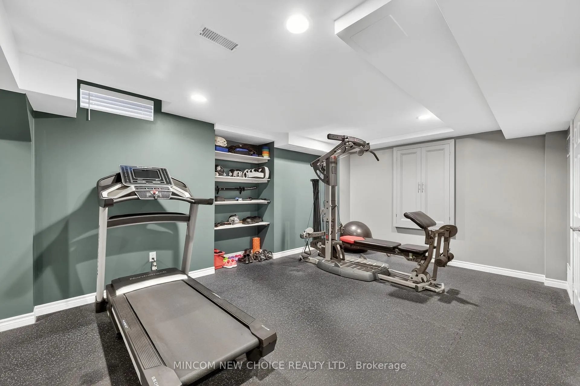 Photo 37 of 37 Westminster Circle, Barrie, Innis-Shore — HOMEH