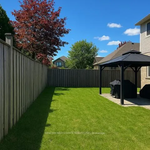Photo 38 of 37 Westminster Circle, Barrie, Innis-Shore — HOMEH