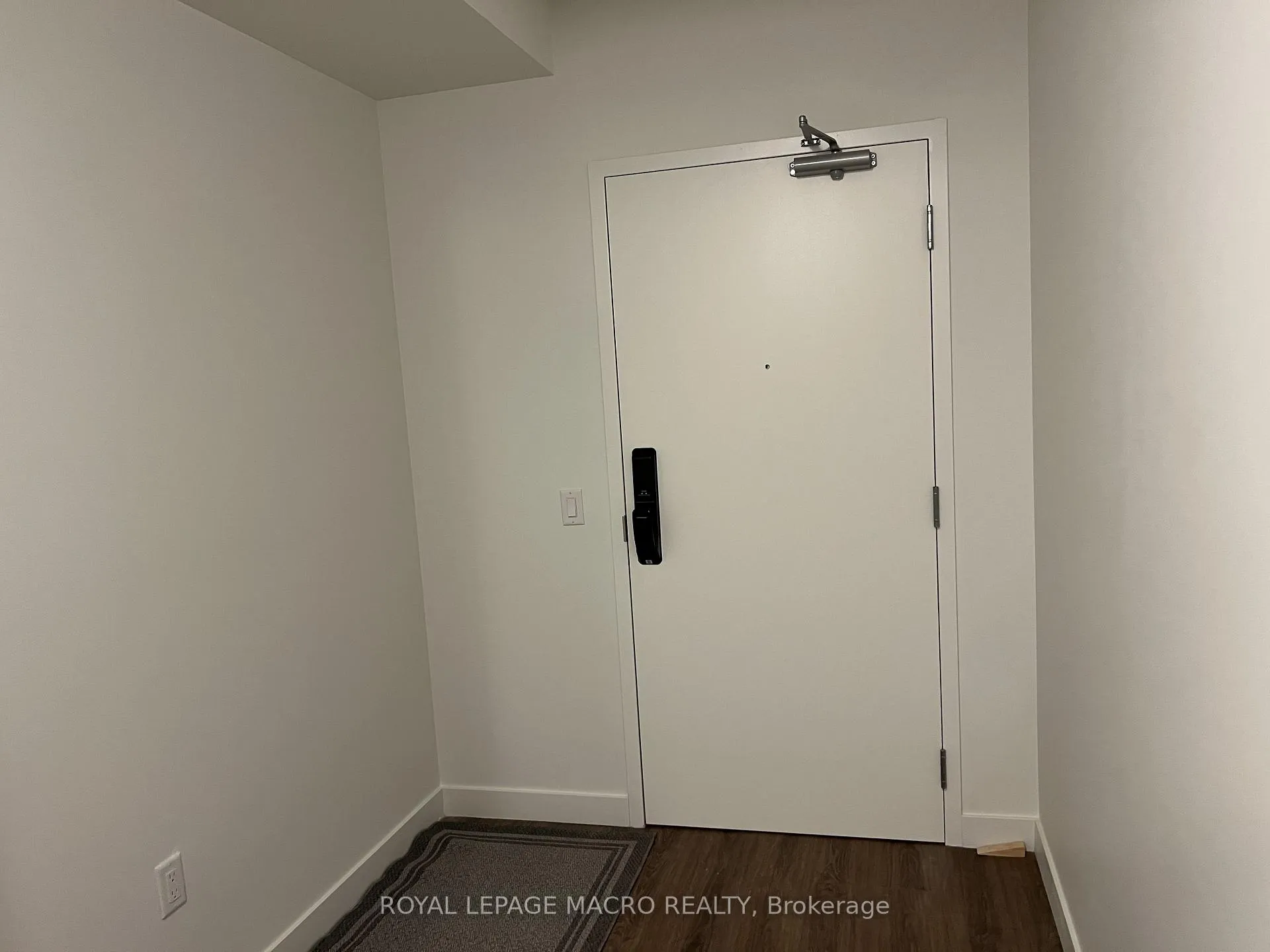 Photo 2 of Unit 428, 461 Green Road, Hamilton, Lakeshore — HOMEH