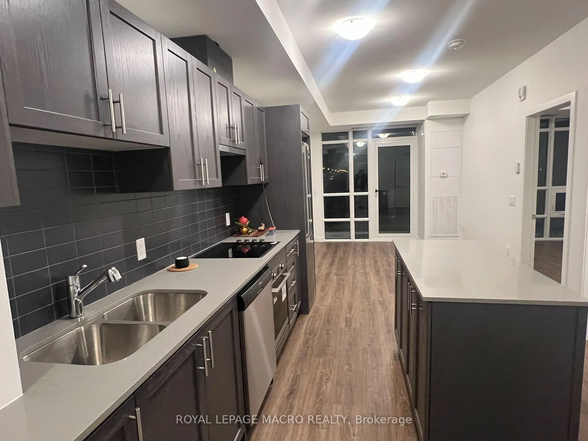 Photo 3 of Unit 428, 461 Green Road, Hamilton, Lakeshore — HOMEH