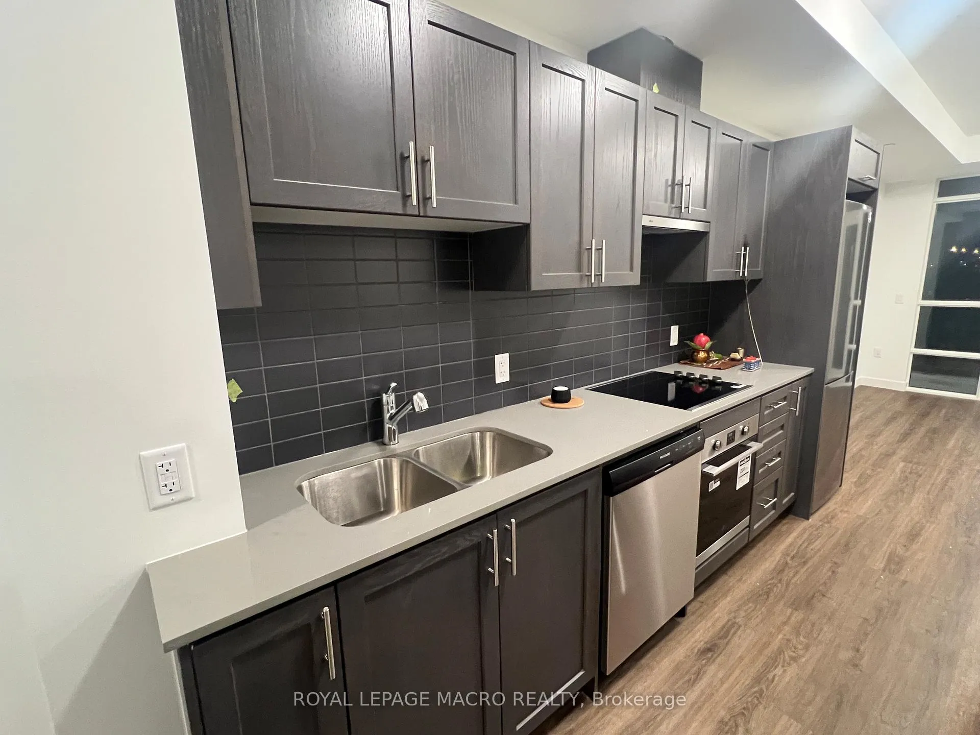 Photo 4 of Unit 428, 461 Green Road, Hamilton, Lakeshore — HOMEH