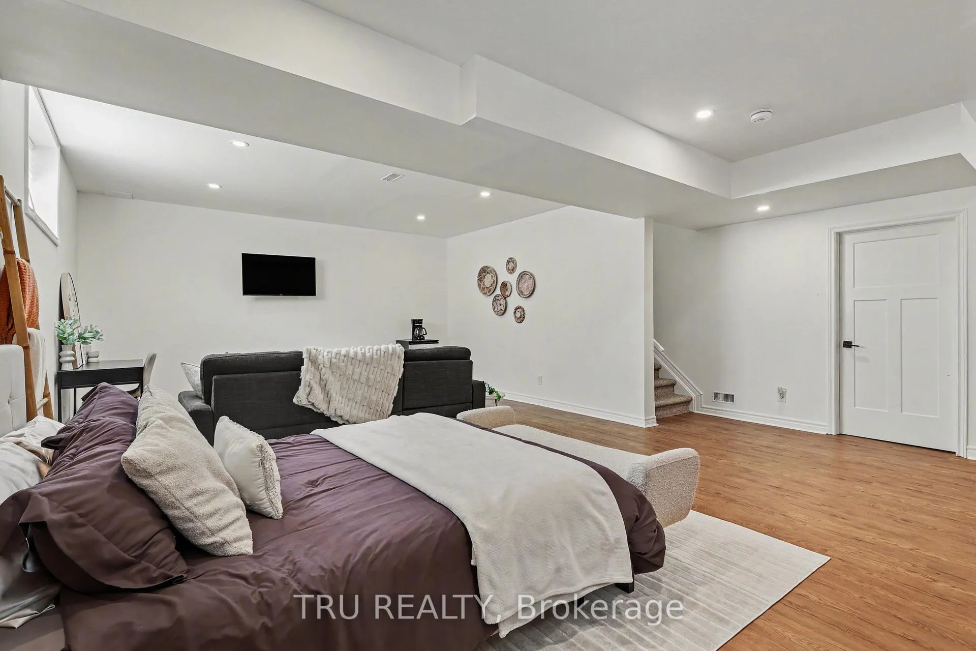 Photo 28 of 757 Parade Drive, Ottawa, Stittsville (South) — HOMEH