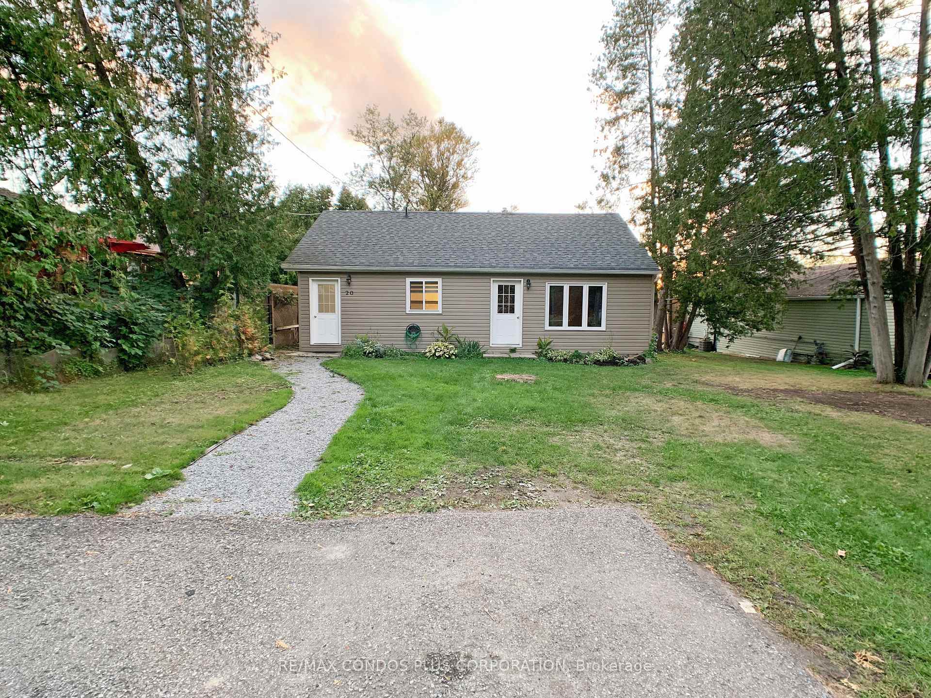 Photo 1 of 20 Joan Street, Georgina, Sutton & Jackson's Point — HOMEH