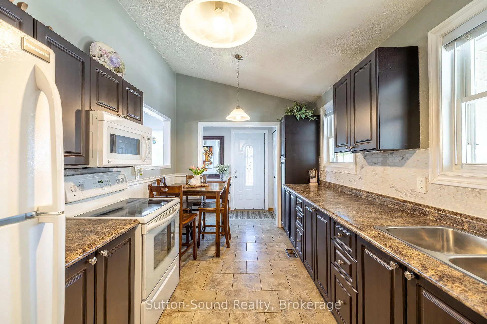 Photo 12 of 50 4th Avenue W, Owen Sound — HOMEH