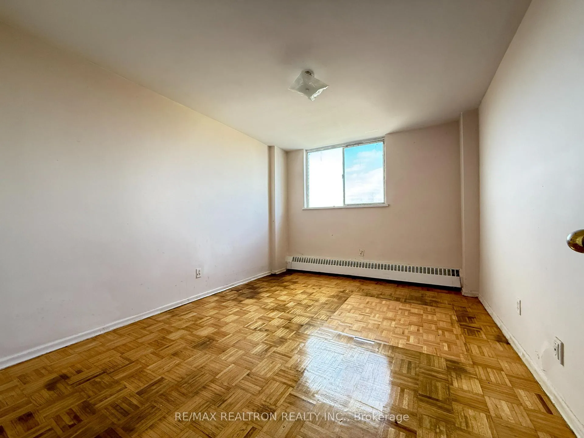 Photo 4 of Unit 1403, 500 Dawes Road, Toronto, O'Connor-Parkview — HOMEH